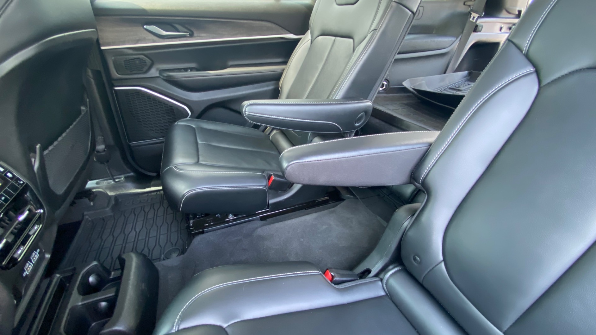 Used 2021 Jeep Grand Cherokee L Limited for sale $40,995 at Formula Imports in Charlotte NC 28227 39