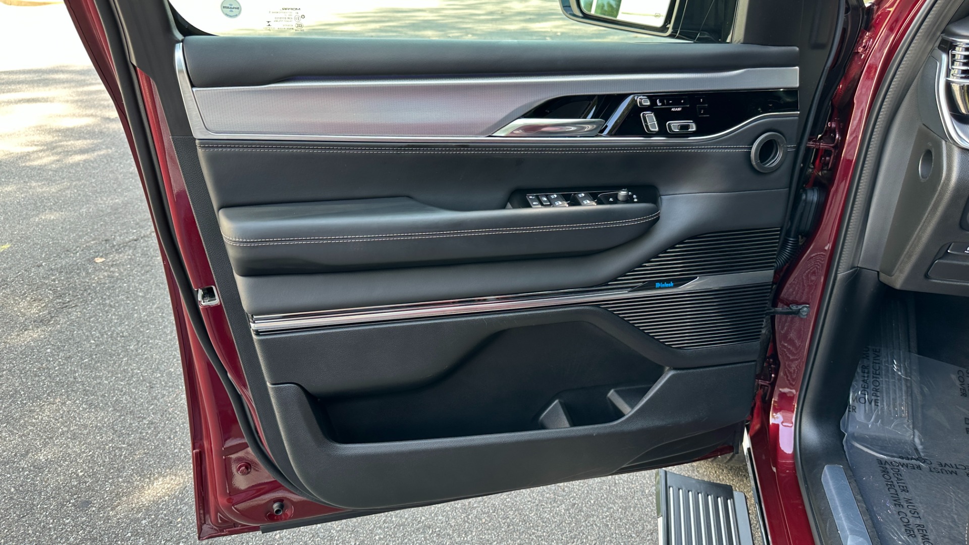Used 2022 Jeep Grand Wagoneer Series I / PASSENGER FRONT DISPLAY / METAL ACCENTS / MCINTOSH SOUND for sale Sold at Formula Imports in Charlotte NC 28227 10