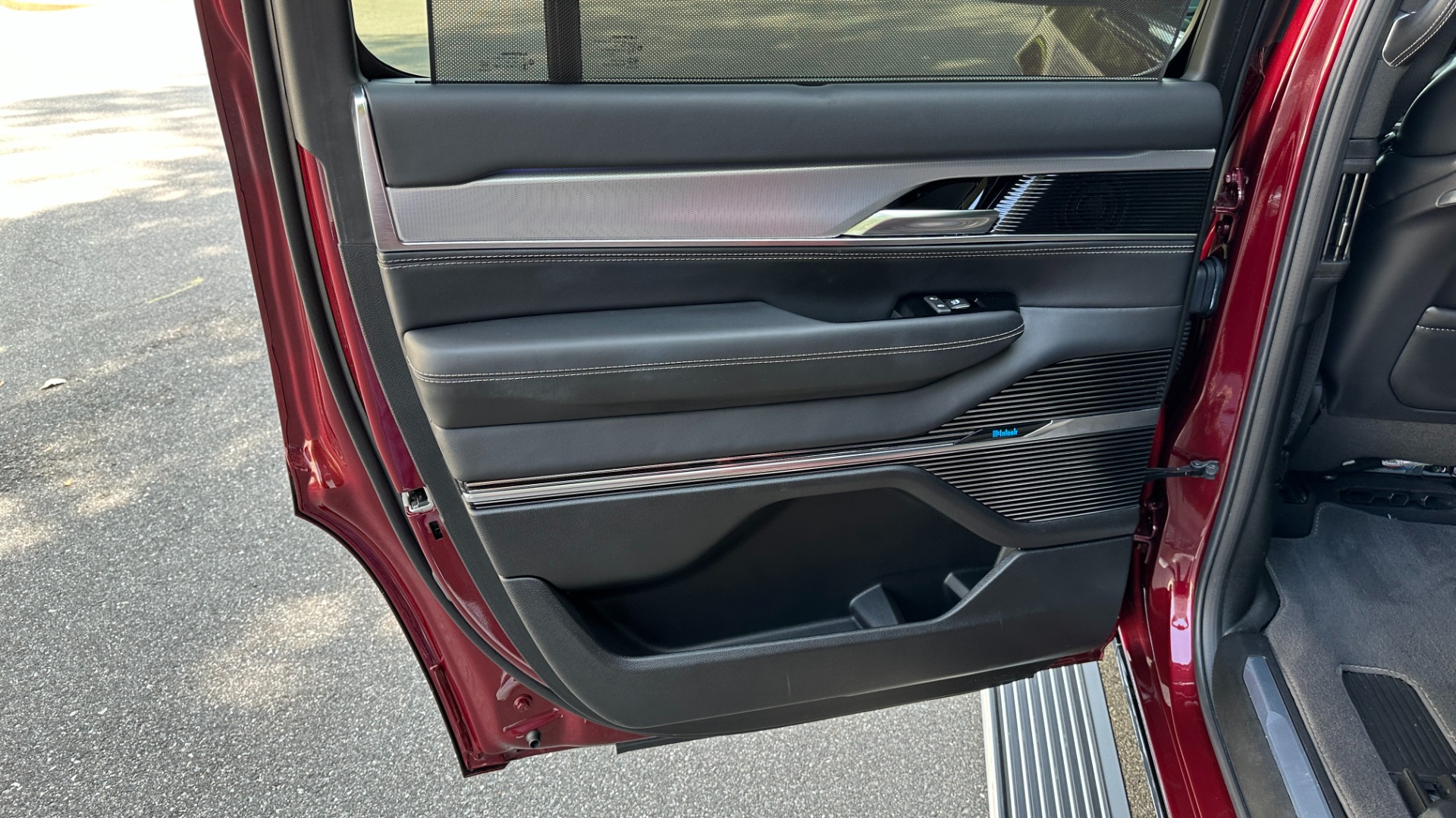 Used 2022 Jeep Grand Wagoneer Series I / PASSENGER FRONT DISPLAY / METAL ACCENTS / MCINTOSH SOUND for sale Sold at Formula Imports in Charlotte NC 28227 26