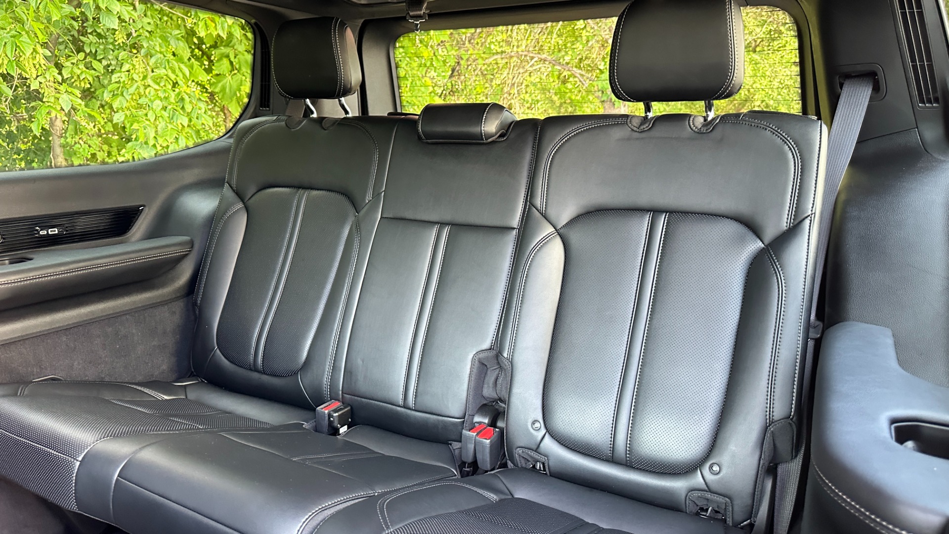 Used 2022 Jeep Grand Wagoneer Series I / PASSENGER FRONT DISPLAY / METAL ACCENTS / MCINTOSH SOUND for sale Sold at Formula Imports in Charlotte NC 28227 31
