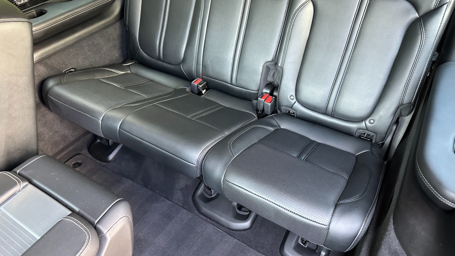 Used 2022 Jeep Grand Wagoneer Series I / PASSENGER FRONT DISPLAY / METAL ACCENTS / MCINTOSH SOUND for sale Sold at Formula Imports in Charlotte NC 28227 32