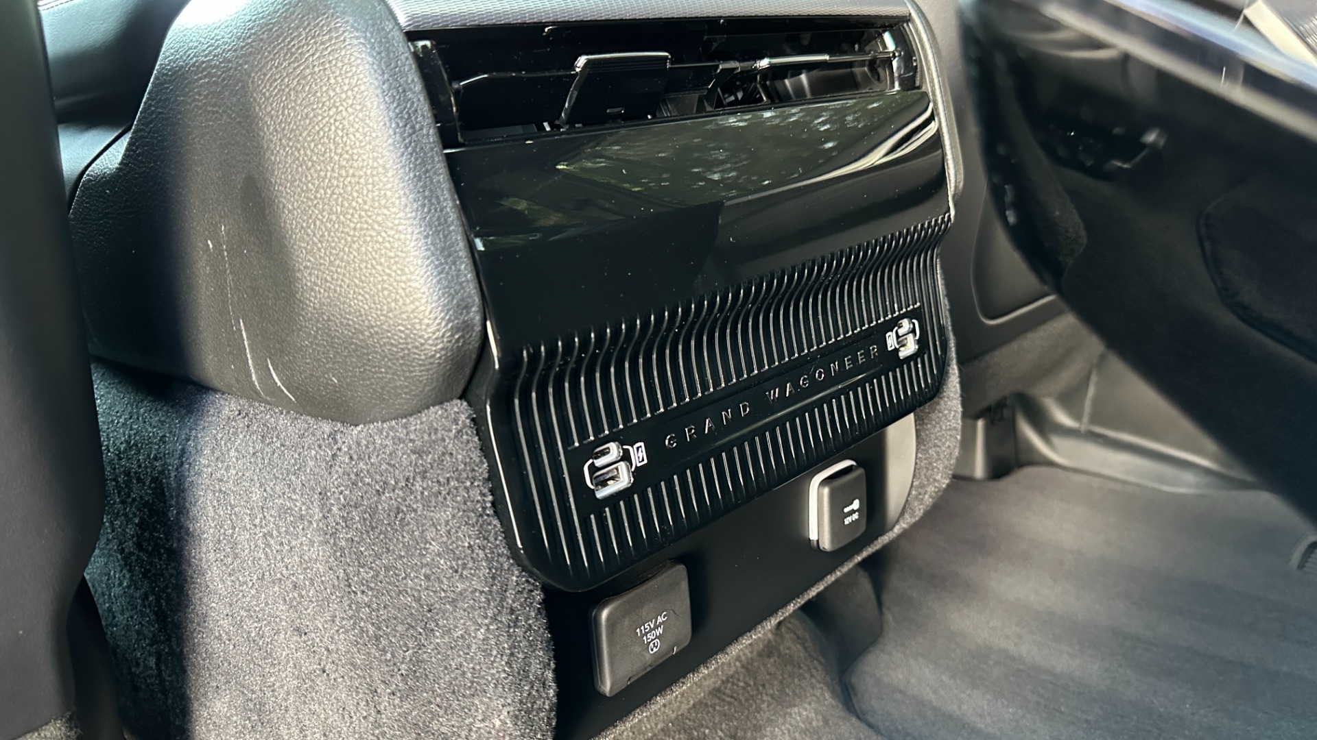 Used 2022 Jeep Grand Wagoneer Series I / PASSENGER FRONT DISPLAY / METAL ACCENTS / MCINTOSH SOUND for sale Sold at Formula Imports in Charlotte NC 28227 37