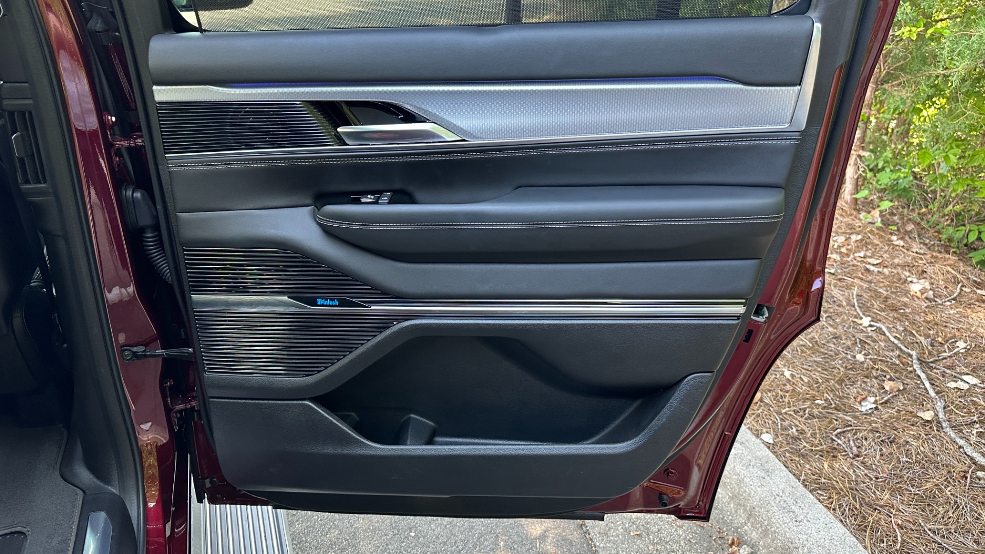 Used 2022 Jeep Grand Wagoneer Series I / PASSENGER FRONT DISPLAY / METAL ACCENTS / MCINTOSH SOUND for sale Sold at Formula Imports in Charlotte NC 28227 39