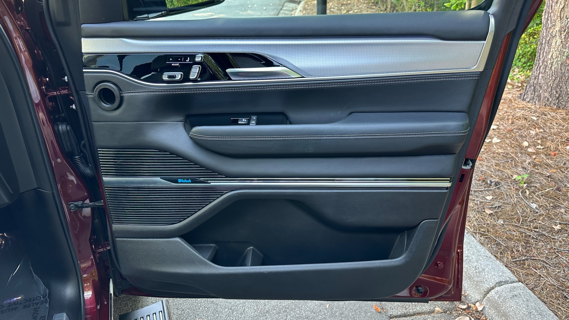 Used 2022 Jeep Grand Wagoneer Series I / PASSENGER FRONT DISPLAY / METAL ACCENTS / MCINTOSH SOUND for sale Sold at Formula Imports in Charlotte NC 28227 43