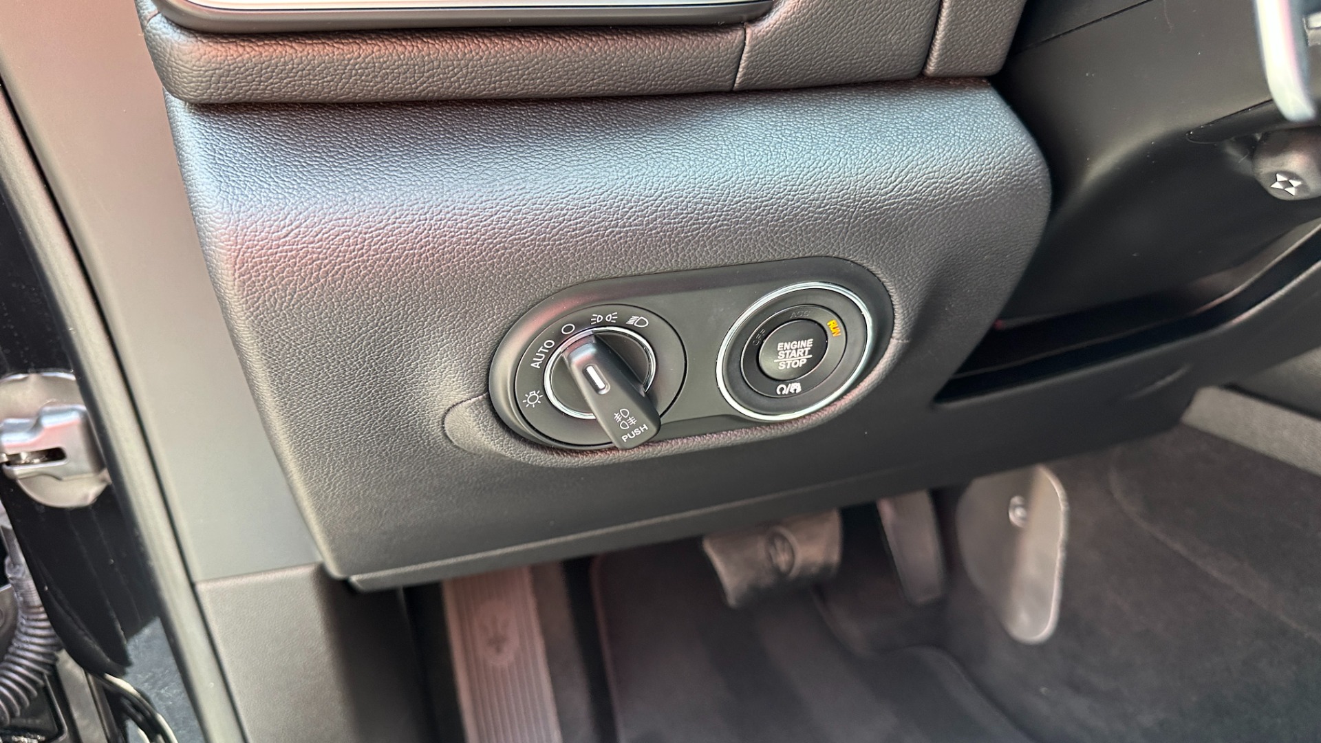 Used 2019 Maserati Levante HK SOUND / GLOSS 21IN WHEELS / PANORAMIC ROOF / DRIVER ASSIST / MORE!! for sale $41,995 at Formula Imports in Charlotte NC 28227 18