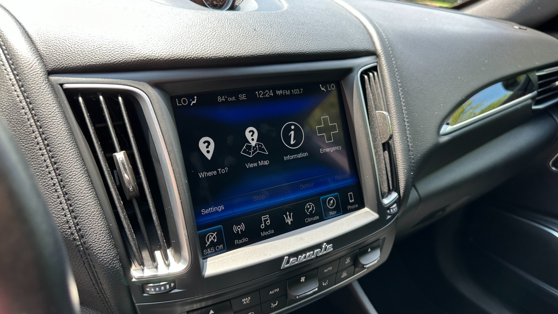 Used 2019 Maserati Levante HK SOUND / GLOSS 21IN WHEELS / PANORAMIC ROOF / DRIVER ASSIST / MORE!! for sale $41,995 at Formula Imports in Charlotte NC 28227 23