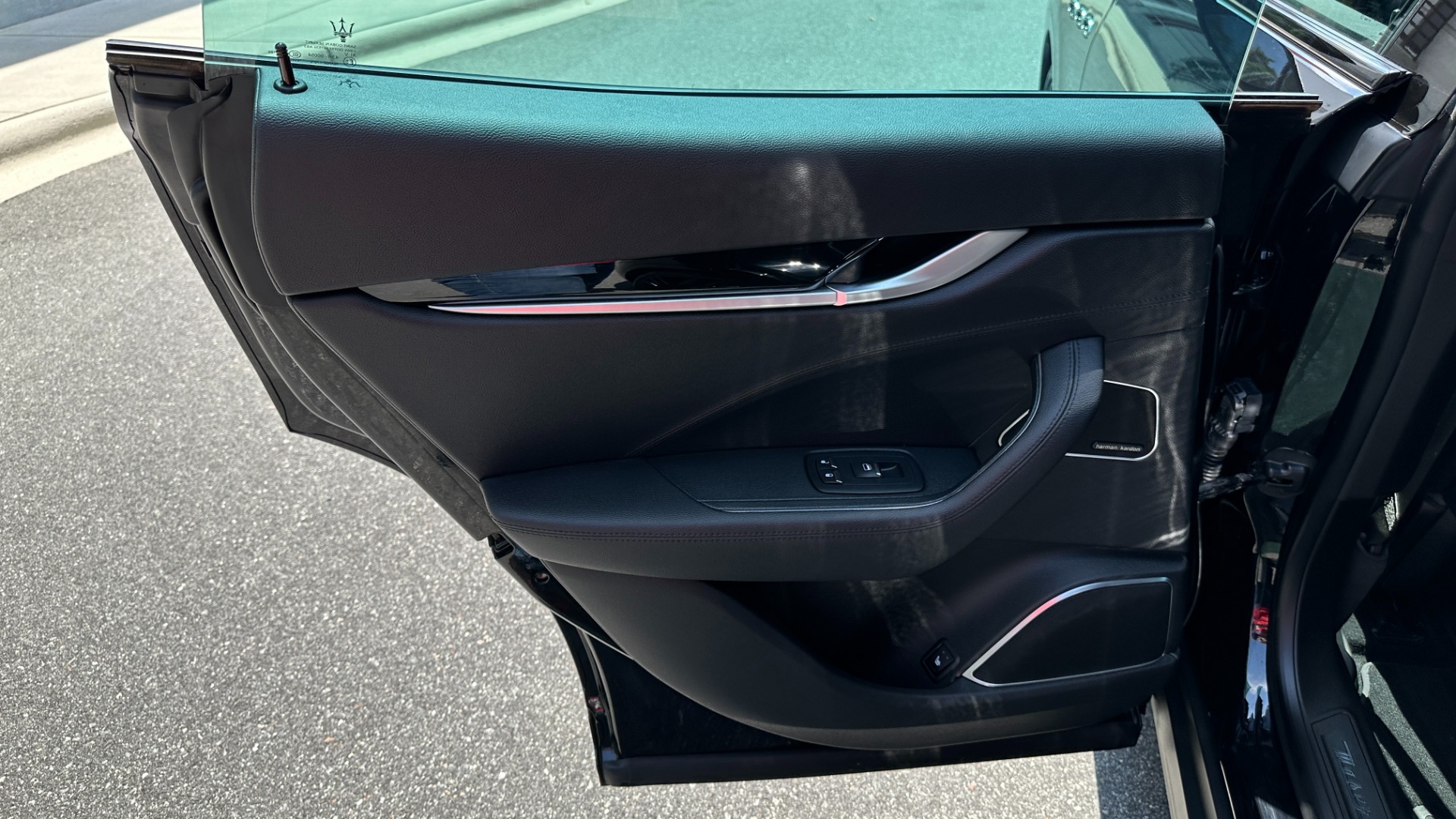 Used 2019 Maserati Levante HK SOUND / GLOSS 21IN WHEELS / PANORAMIC ROOF / DRIVER ASSIST / MORE!! for sale $41,995 at Formula Imports in Charlotte NC 28227 29