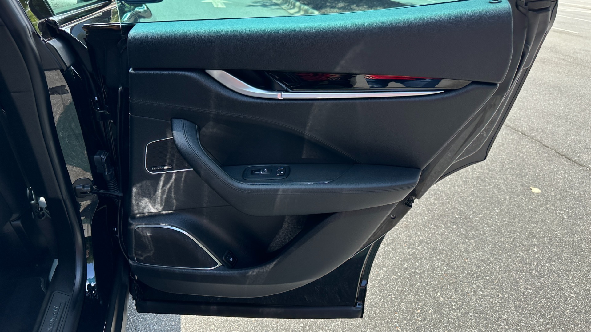 Used 2019 Maserati Levante HK SOUND / GLOSS 21IN WHEELS / PANORAMIC ROOF / DRIVER ASSIST / MORE!! for sale $41,995 at Formula Imports in Charlotte NC 28227 35