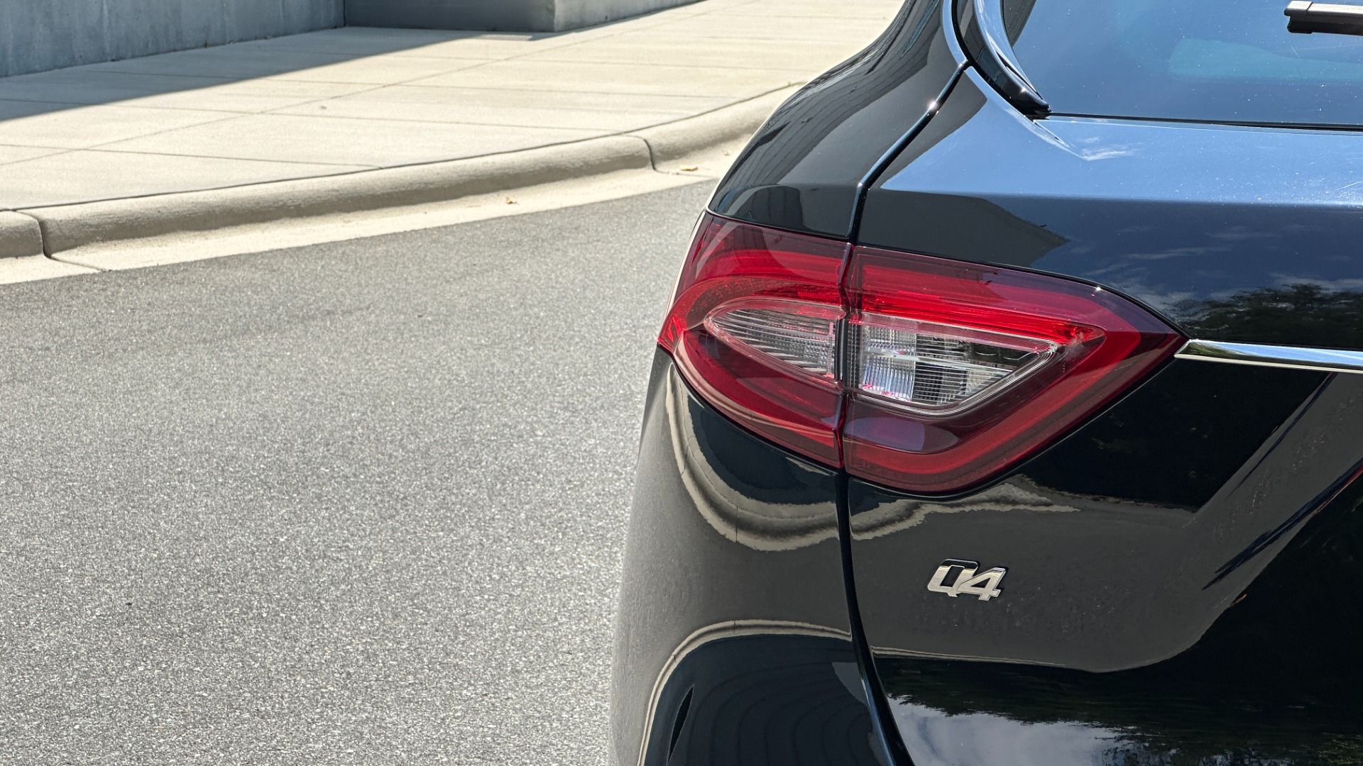 Used 2019 Maserati Levante HK SOUND / GLOSS 21IN WHEELS / PANORAMIC ROOF / DRIVER ASSIST / MORE!! for sale $41,995 at Formula Imports in Charlotte NC 28227 46
