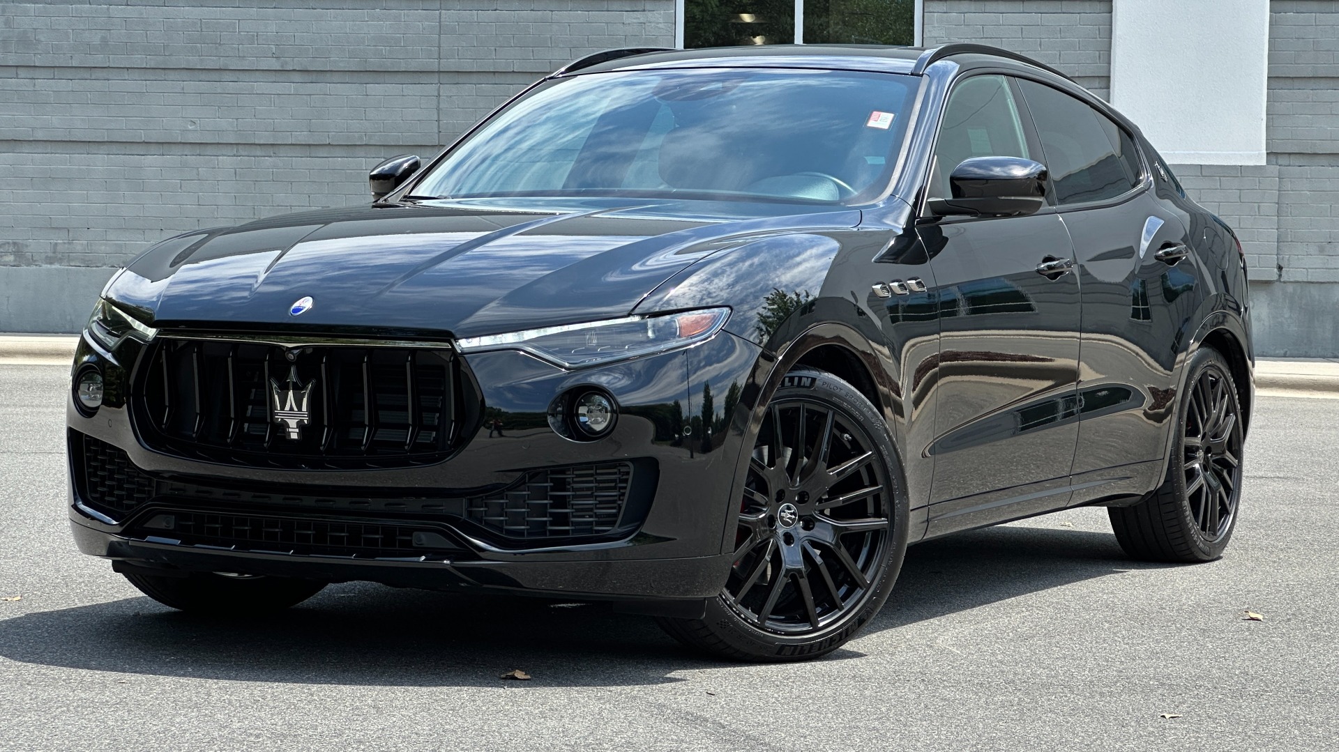 Used 2019 Maserati Levante HK SOUND / GLOSS 21IN WHEELS / PANORAMIC ROOF / DRIVER ASSIST / MORE!! for sale $41,995 at Formula Imports in Charlotte NC 28227 1