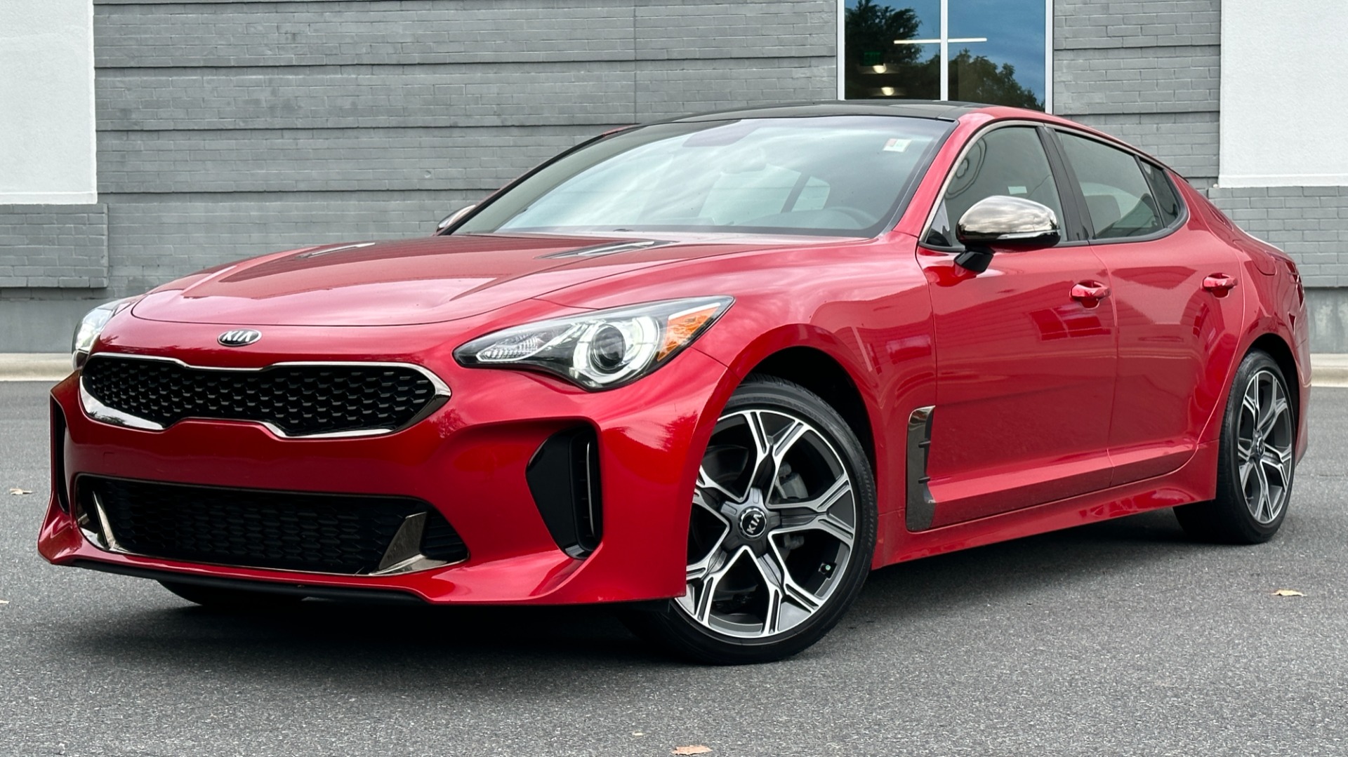 Used 2020 Kia Stinger GT-LINE AWD / LEATHER / NAV / HEATED SEATS / SUNROOF / SOUND PKG / SAFETY F for sale Sold at Formula Imports in Charlotte NC 28227 1