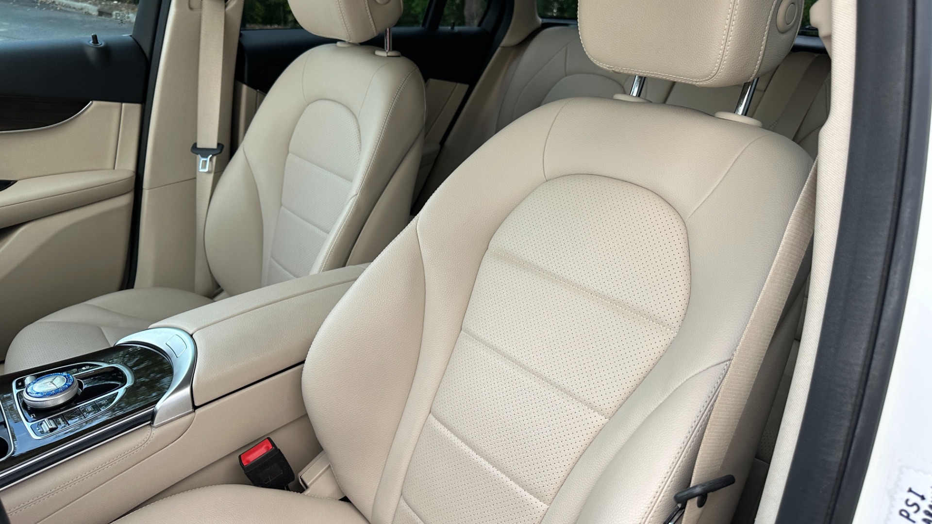 Used 2019 Mercedes-Benz GLC GLC 300 / PREMIUM PACKAGE / BLIND SPOT / COMFORT for sale Sold at Formula Imports in Charlotte NC 28227 13