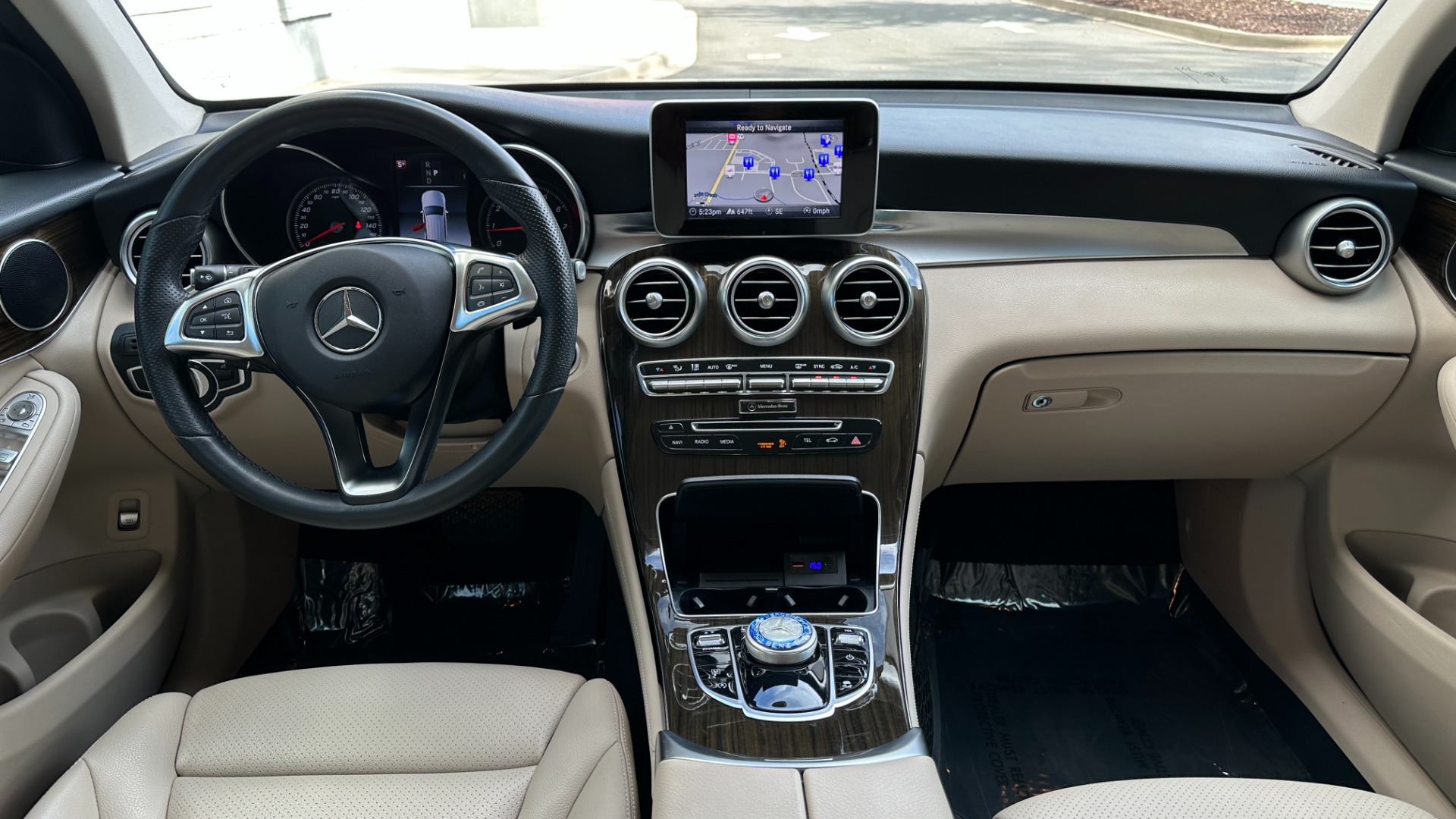 Used 2019 Mercedes-Benz GLC GLC 300 / PREMIUM PACKAGE / BLIND SPOT / COMFORT for sale Sold at Formula Imports in Charlotte NC 28227 28