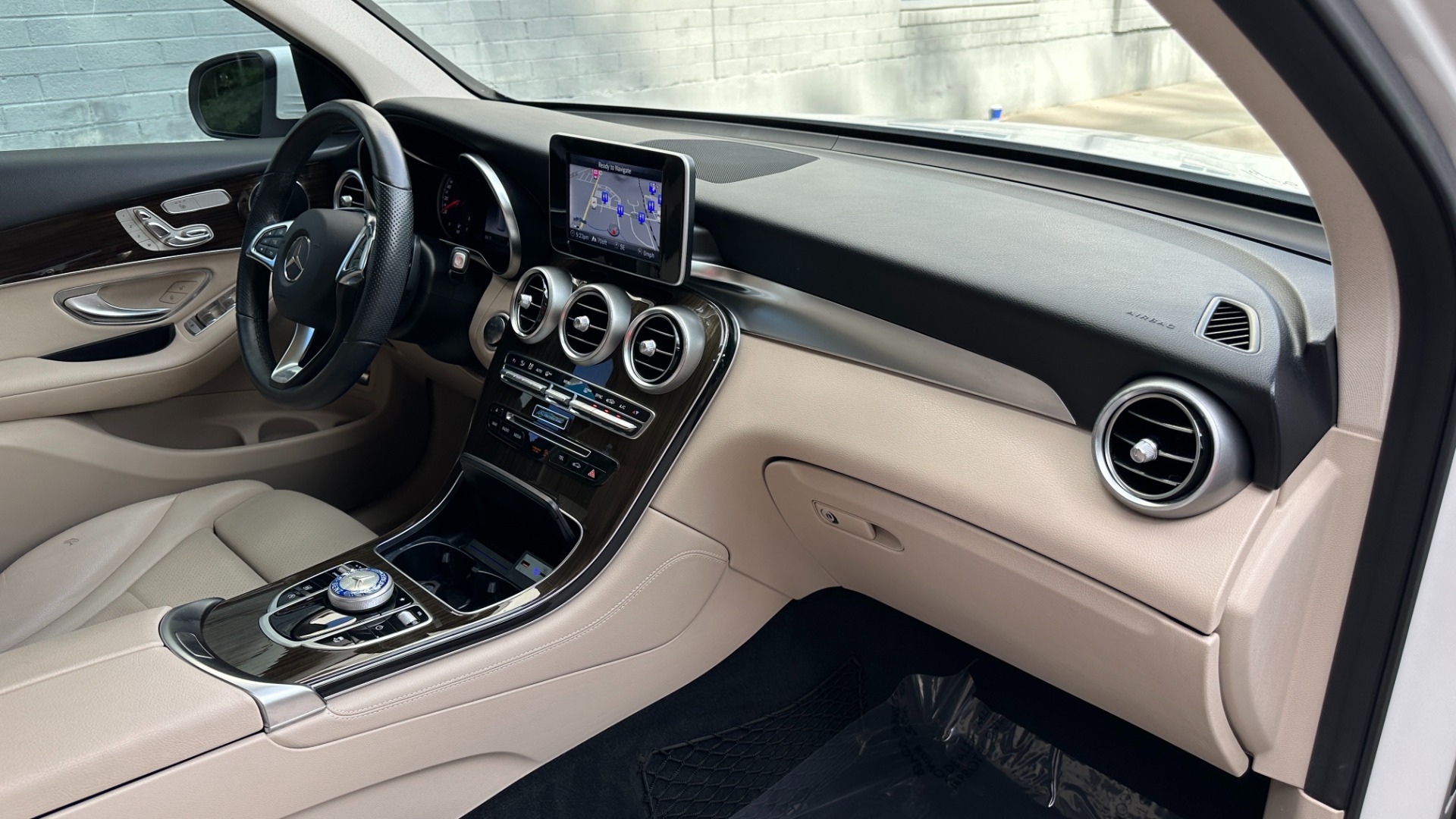 Used 2019 Mercedes-Benz GLC GLC 300 / PREMIUM PACKAGE / BLIND SPOT / COMFORT for sale Sold at Formula Imports in Charlotte NC 28227 36