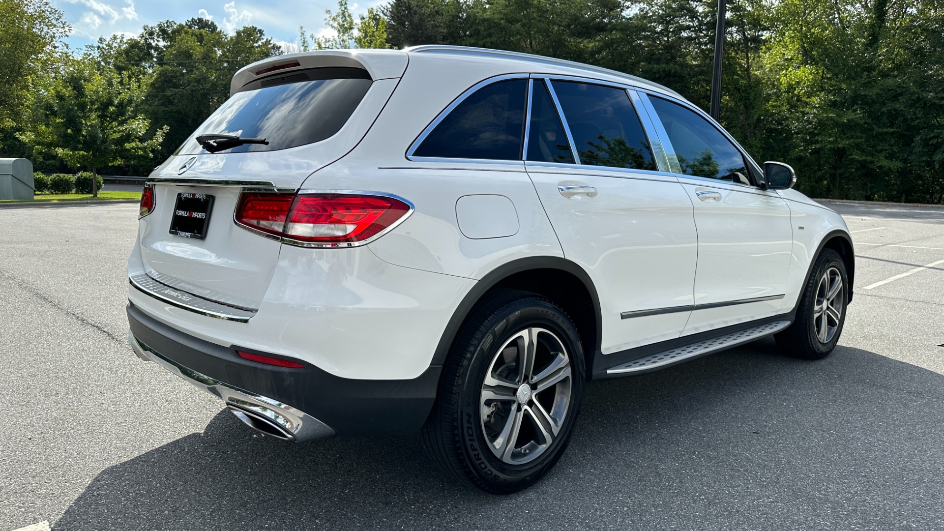 Used 2019 Mercedes-Benz GLC GLC 300 / PREMIUM PACKAGE / BLIND SPOT / COMFORT for sale Sold at Formula Imports in Charlotte NC 28227 4