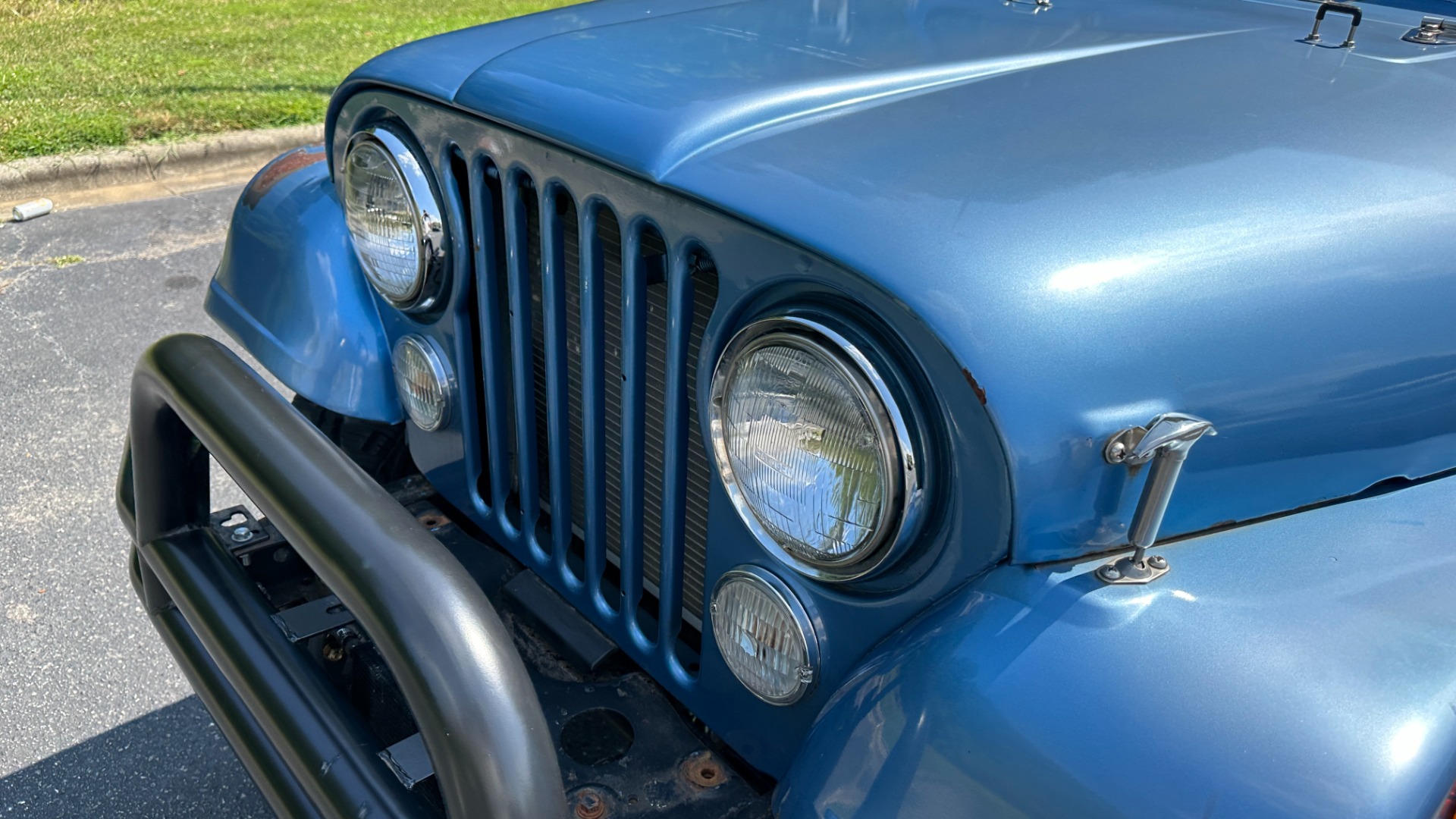 Used 1976 Jeep CJ-7 350 V8 / CUSTOM INTERIOR / DANA 30 / FOX SHOCKS / TONS OF RECORDS!! for sale $26,900 at Formula Imports in Charlotte NC 28227 10