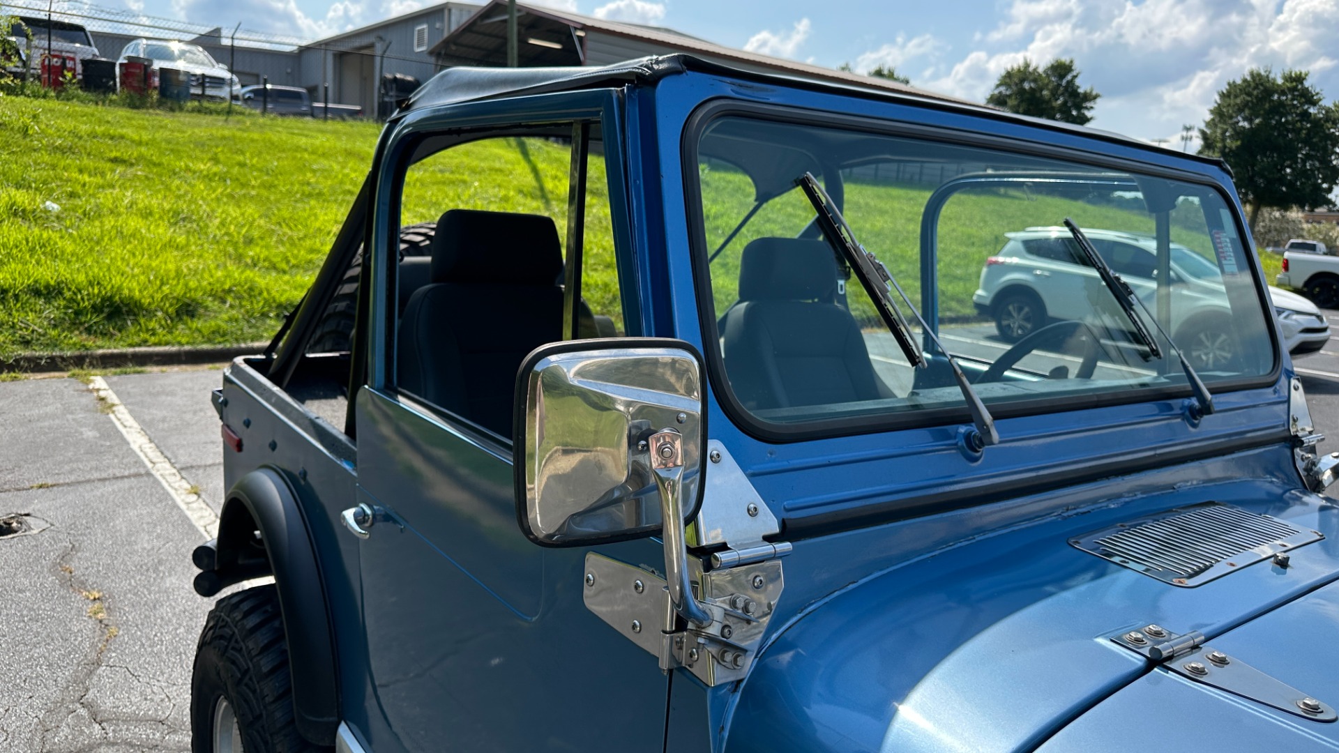 Used 1976 Jeep CJ-7 350 V8 / CUSTOM INTERIOR / DANA 30 / FOX SHOCKS / TONS OF RECORDS!! for sale $26,900 at Formula Imports in Charlotte NC 28227 11