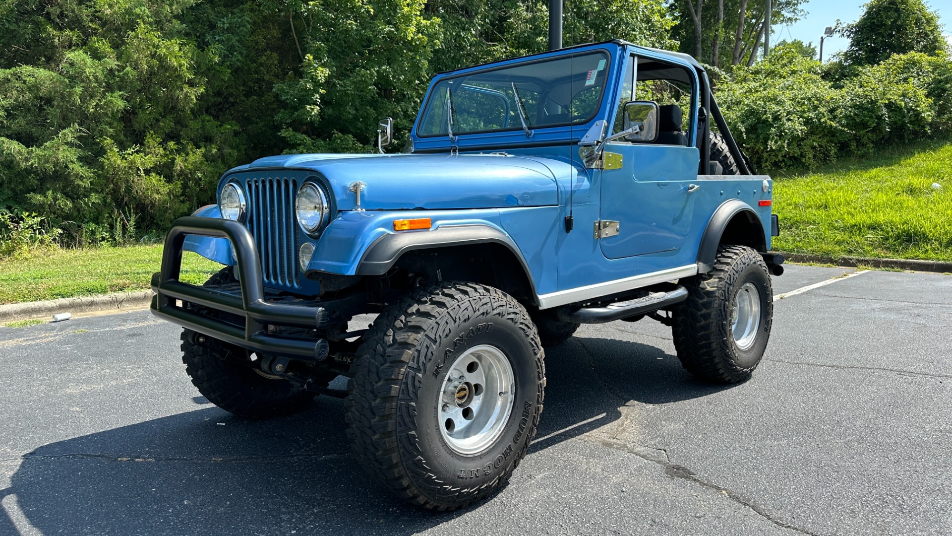 Used 1976 Jeep CJ-7 350 V8 / CUSTOM INTERIOR / DANA 30 / FOX SHOCKS / TONS OF RECORDS!! for sale $26,900 at Formula Imports in Charlotte NC 28227 2