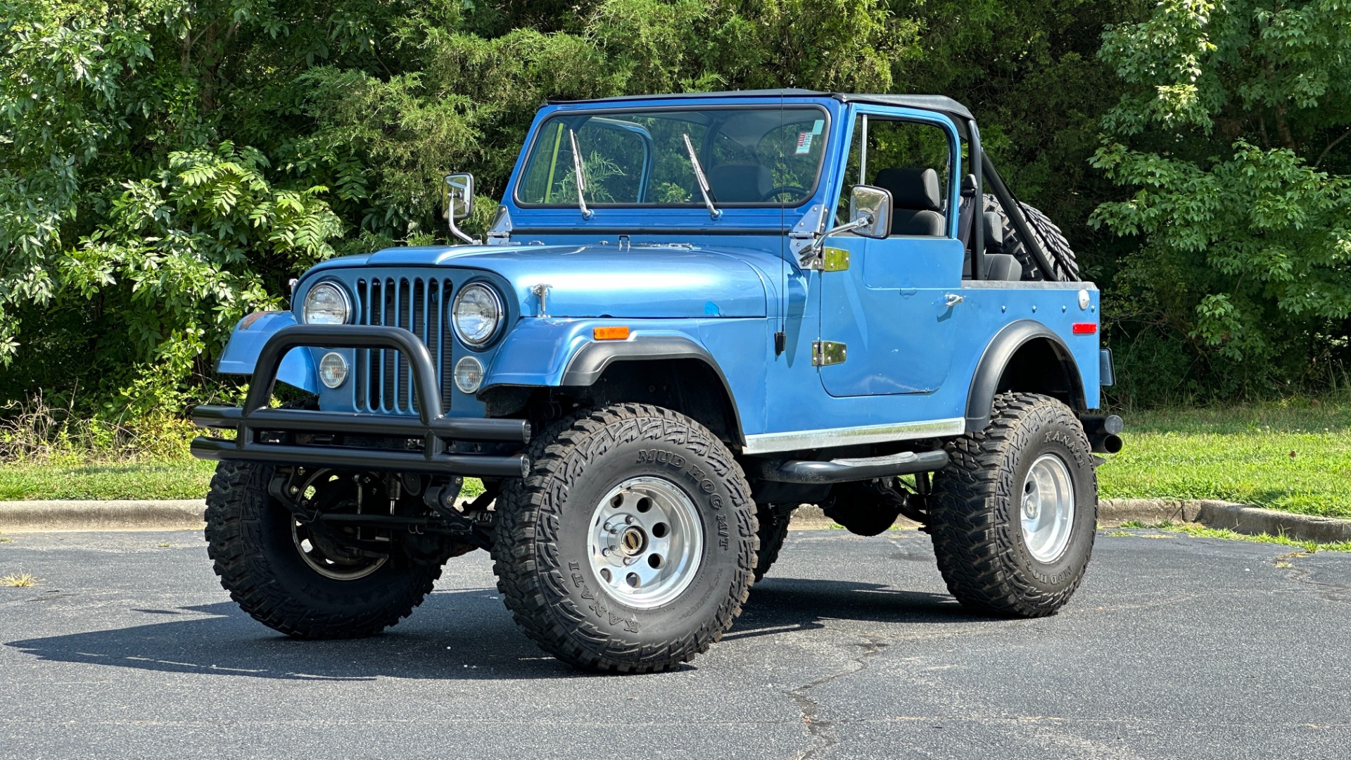 Used 1976 Jeep CJ-7 350 V8 / CUSTOM INTERIOR / DANA 30 / FOX SHOCKS / TONS OF RECORDS!! for sale $26,900 at Formula Imports in Charlotte NC 28227 21