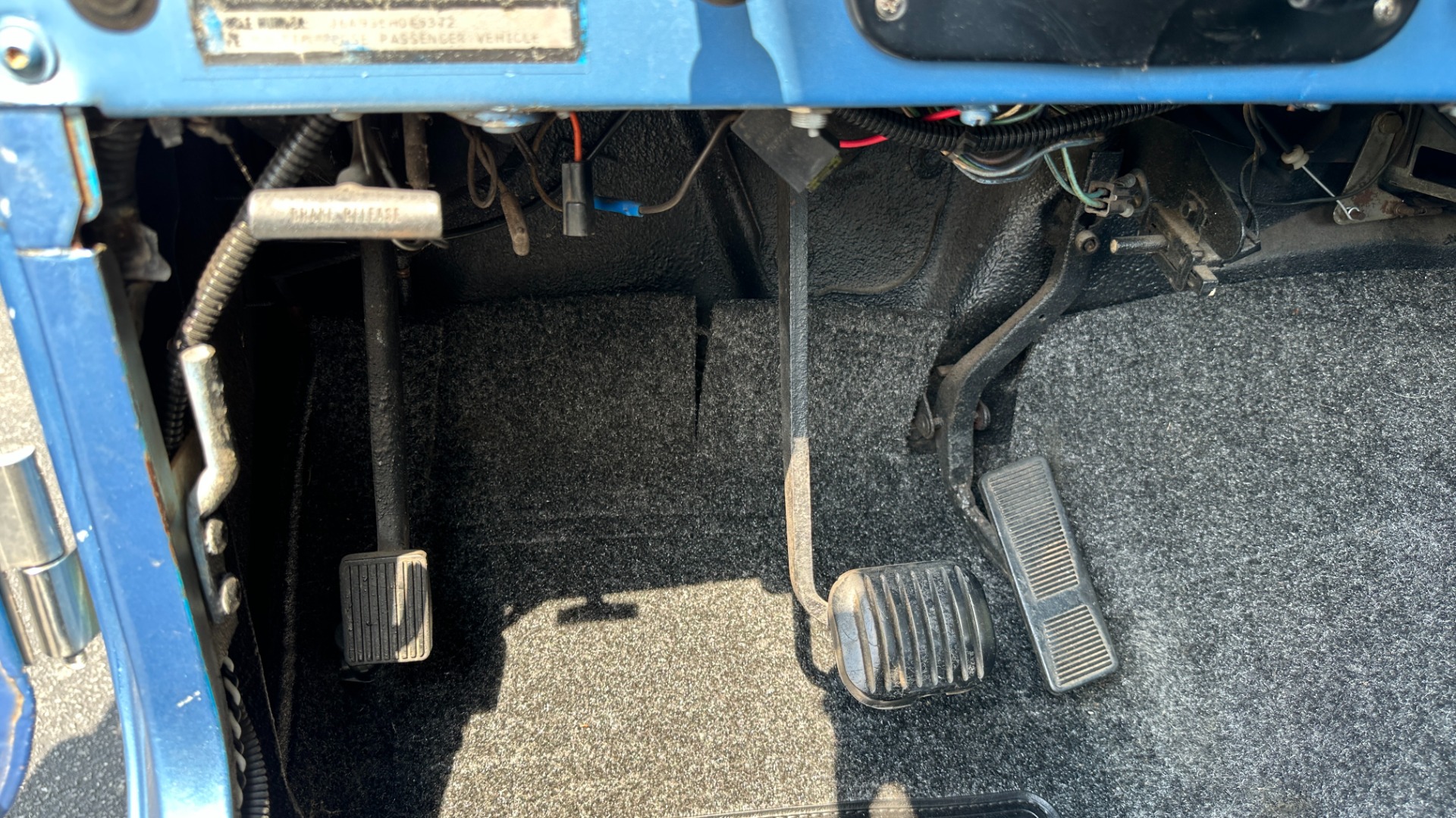 Used 1976 Jeep CJ-7 350 V8 / CUSTOM INTERIOR / DANA 30 / FOX SHOCKS / TONS OF RECORDS!! for sale $26,900 at Formula Imports in Charlotte NC 28227 32