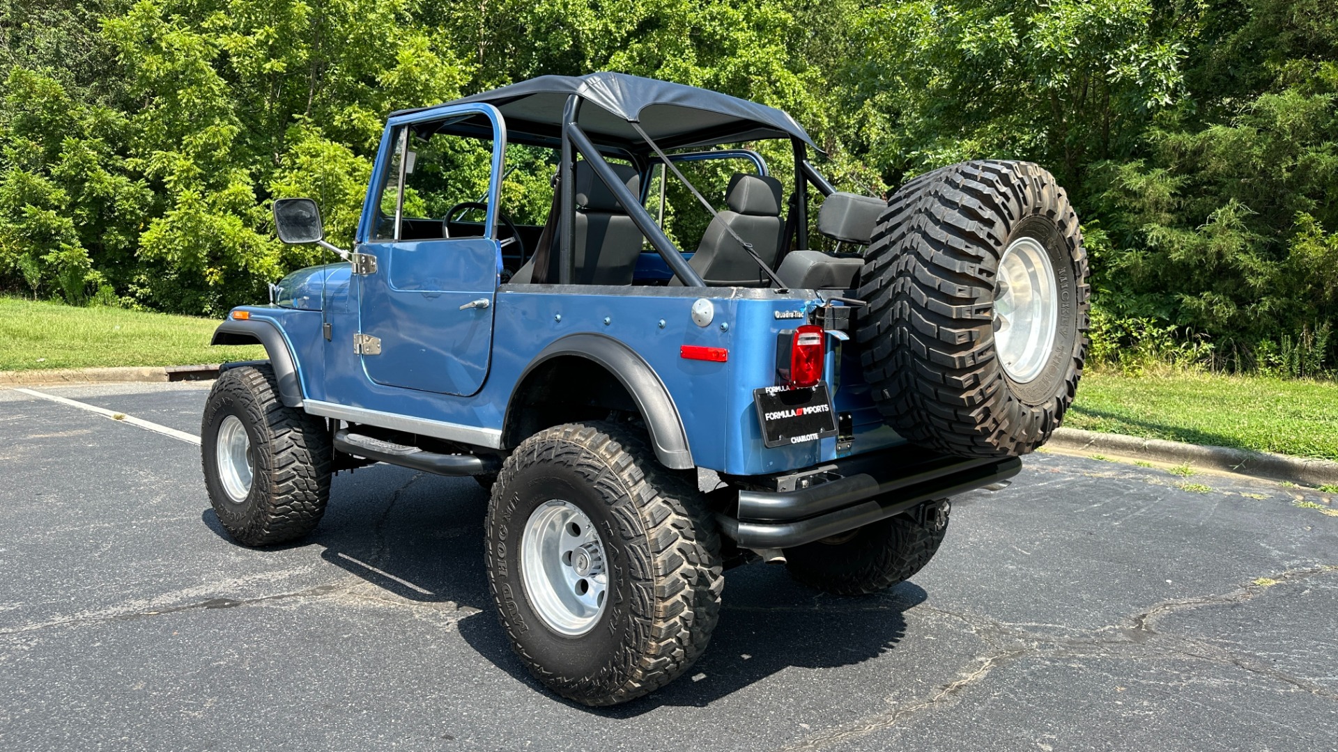 Used 1976 Jeep CJ-7 350 V8 / CUSTOM INTERIOR / DANA 30 / FOX SHOCKS / TONS OF RECORDS!! for sale $26,900 at Formula Imports in Charlotte NC 28227 4