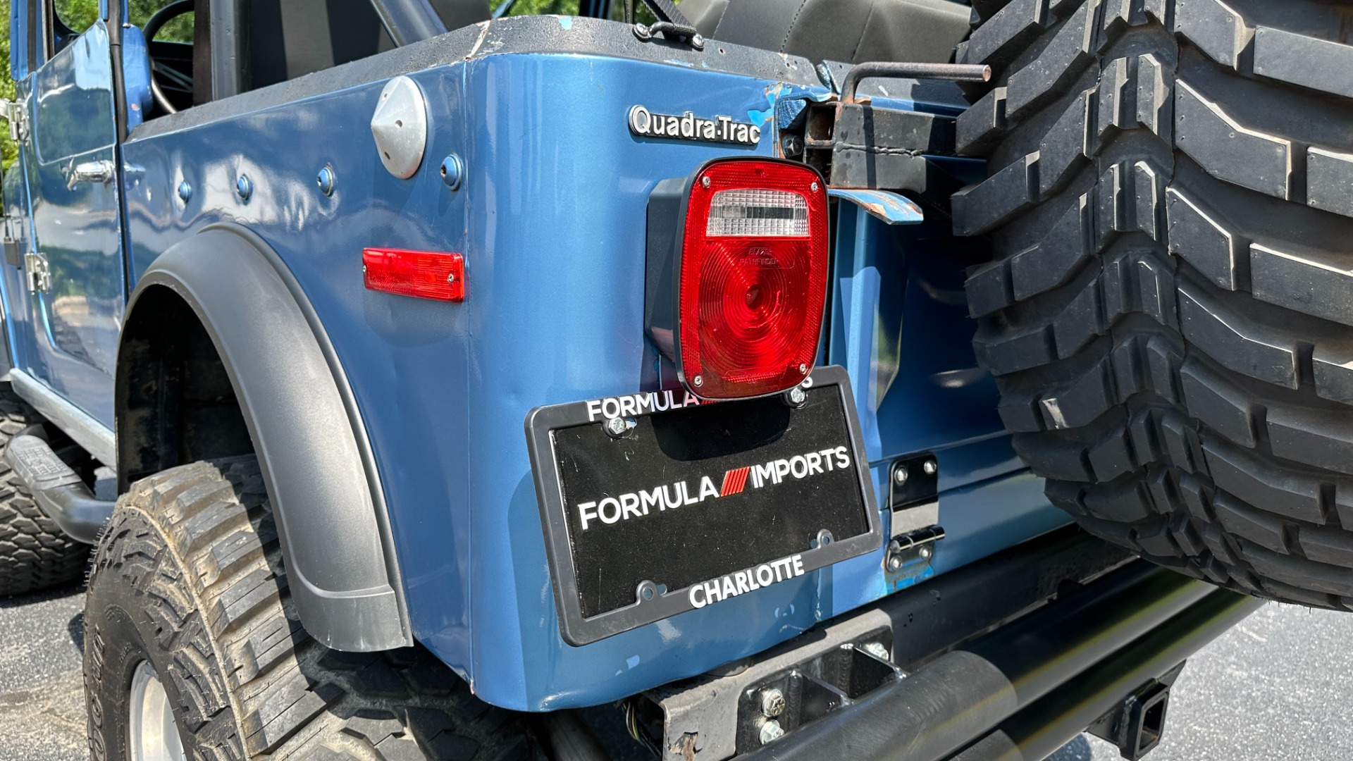 Used 1976 Jeep CJ-7 350 V8 / CUSTOM INTERIOR / DANA 30 / FOX SHOCKS / TONS OF RECORDS!! for sale $26,900 at Formula Imports in Charlotte NC 28227 5