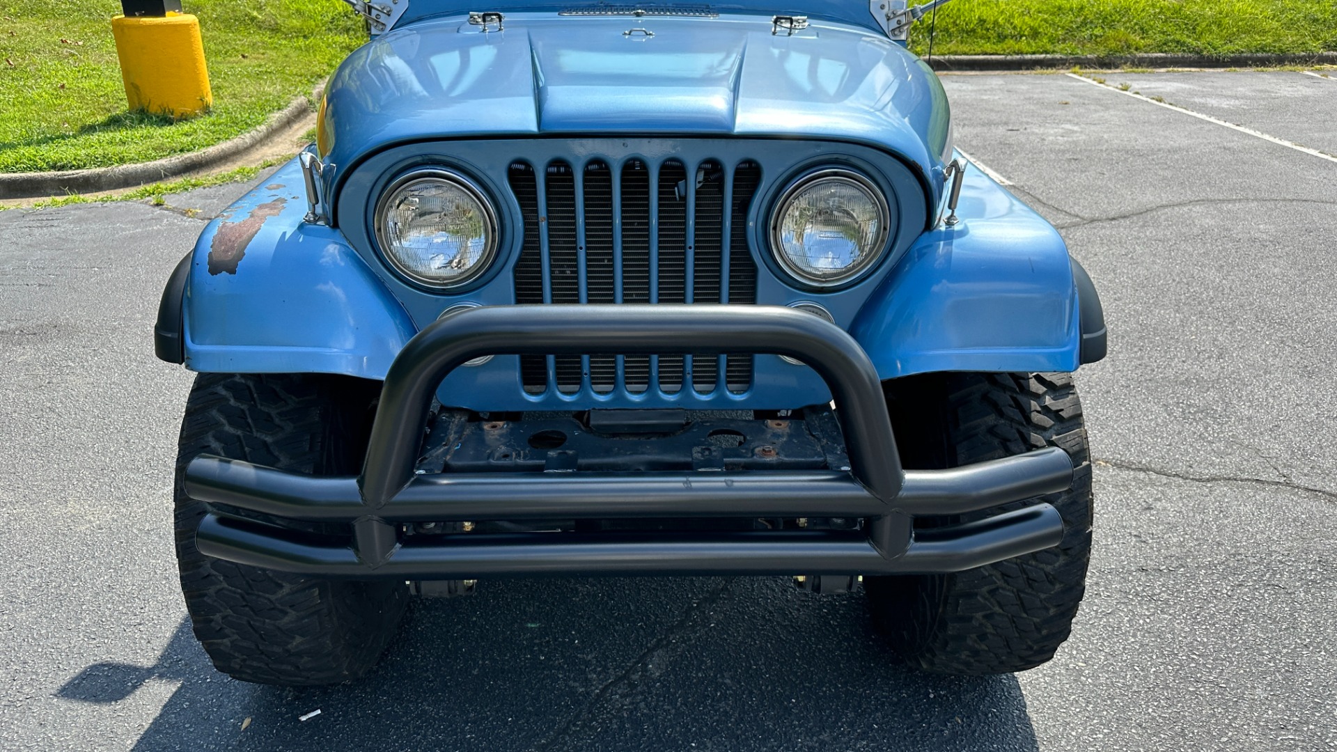 Used 1976 Jeep CJ-7 350 V8 / CUSTOM INTERIOR / DANA 30 / FOX SHOCKS / TONS OF RECORDS!! for sale $26,900 at Formula Imports in Charlotte NC 28227 8