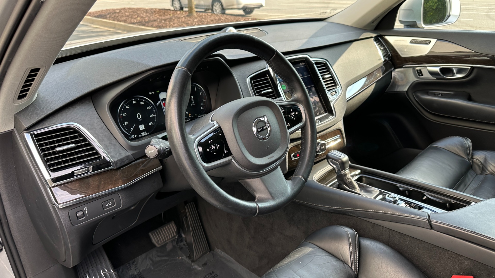 Used 2018 Volvo XC90 MOMENTUM PLUS PACKAGE / CONVENIENCE / B AND W SOUND / PROTECTION PKG for sale $26,500 at Formula Imports in Charlotte NC 28227 11