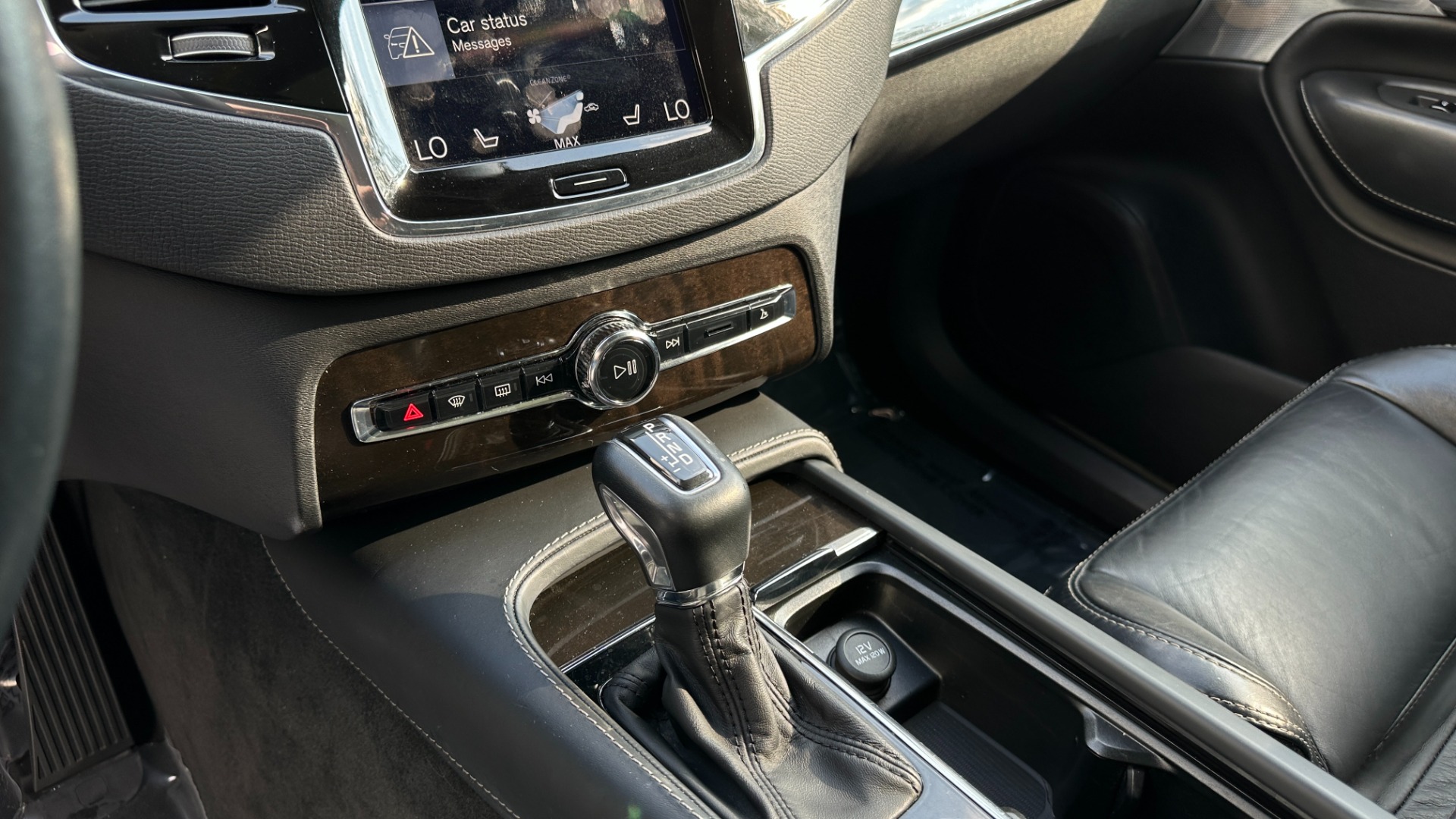 Used 2018 Volvo XC90 MOMENTUM PLUS PACKAGE / CONVENIENCE / B AND W SOUND / PROTECTION PKG for sale $26,500 at Formula Imports in Charlotte NC 28227 19