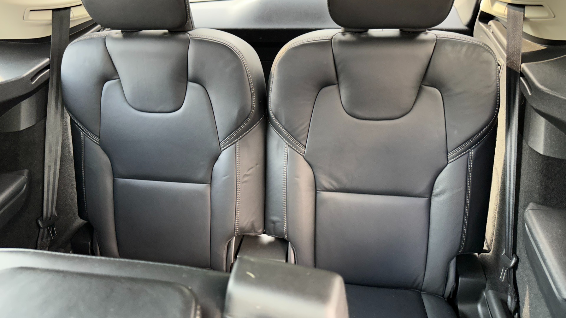 Used 2018 Volvo XC90 MOMENTUM PLUS PACKAGE / CONVENIENCE / B AND W SOUND / PROTECTION PKG for sale $26,500 at Formula Imports in Charlotte NC 28227 31