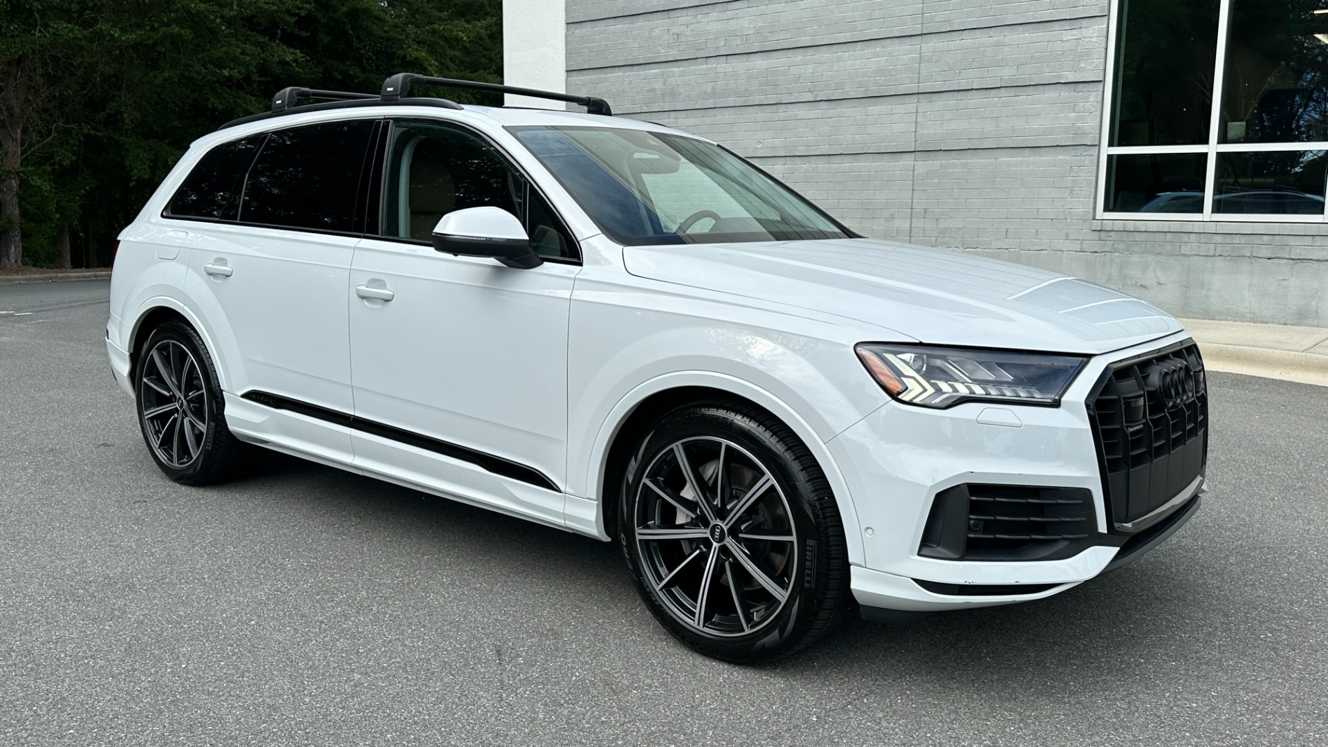 Used 2021 Audi Q7 PRESTIGE / BLACK OPTIC / BLACK EMBLEMS / TOWING PACKAGE for sale $54,500 at Formula Imports in Charlotte NC 28227 2