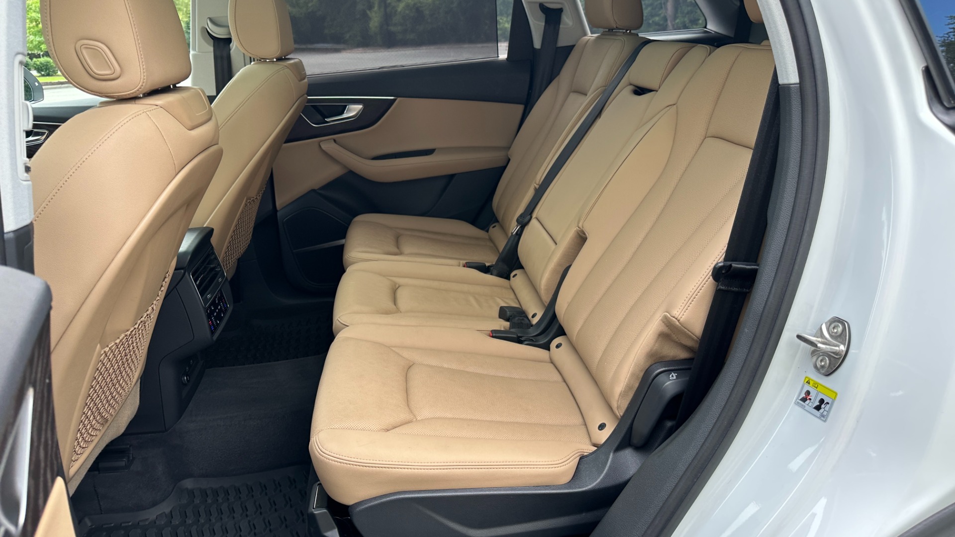 Used 2021 Audi Q7 PRESTIGE / BLACK OPTIC / BLACK EMBLEMS / TOWING PACKAGE for sale $54,500 at Formula Imports in Charlotte NC 28227 26