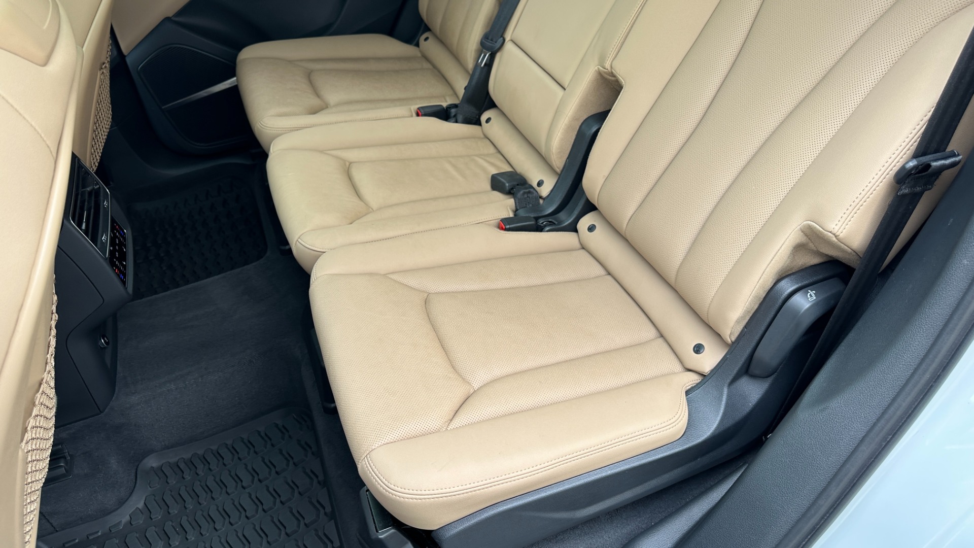 Used 2021 Audi Q7 PRESTIGE / BLACK OPTIC / BLACK EMBLEMS / TOWING PACKAGE for sale $54,500 at Formula Imports in Charlotte NC 28227 28