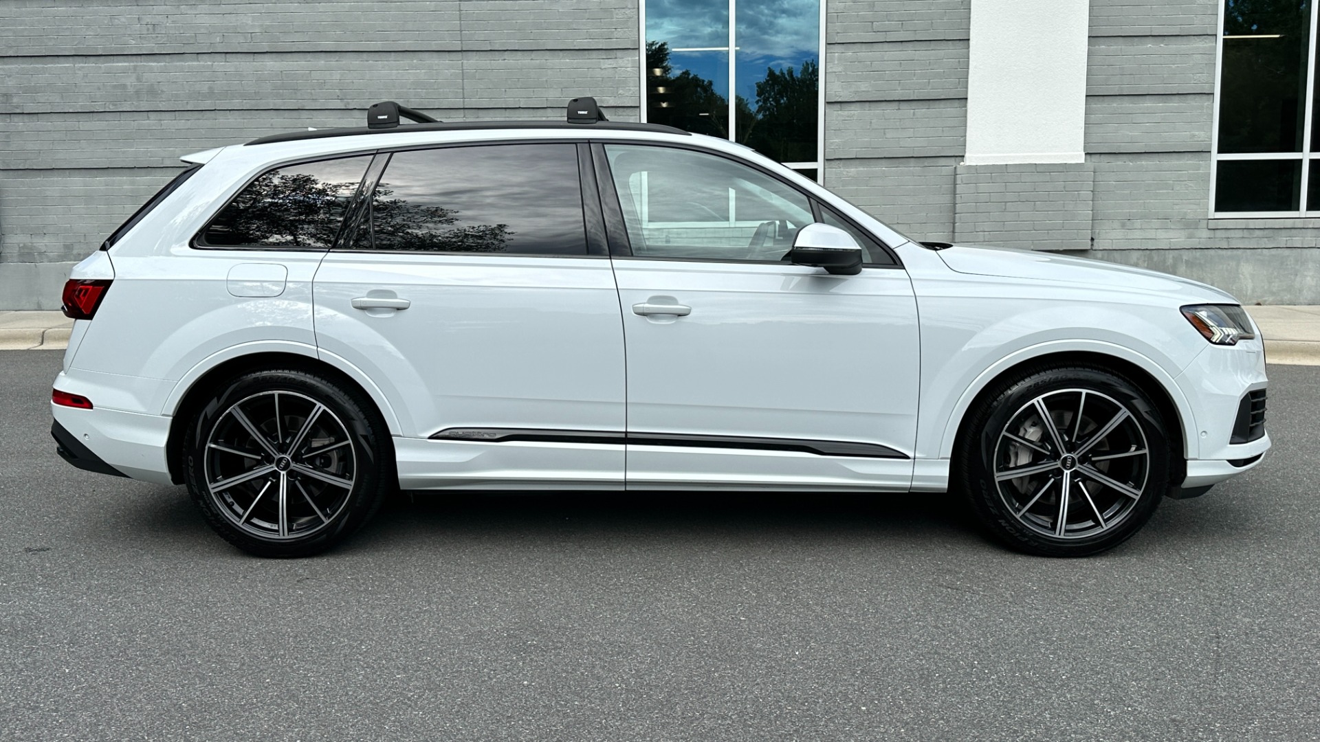 Used 2021 Audi Q7 PRESTIGE / BLACK OPTIC / BLACK EMBLEMS / TOWING PACKAGE for sale $54,500 at Formula Imports in Charlotte NC 28227 3