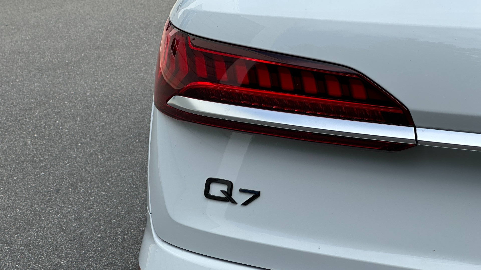 Used 2021 Audi Q7 PRESTIGE / BLACK OPTIC / BLACK EMBLEMS / TOWING PACKAGE for sale $54,500 at Formula Imports in Charlotte NC 28227 49