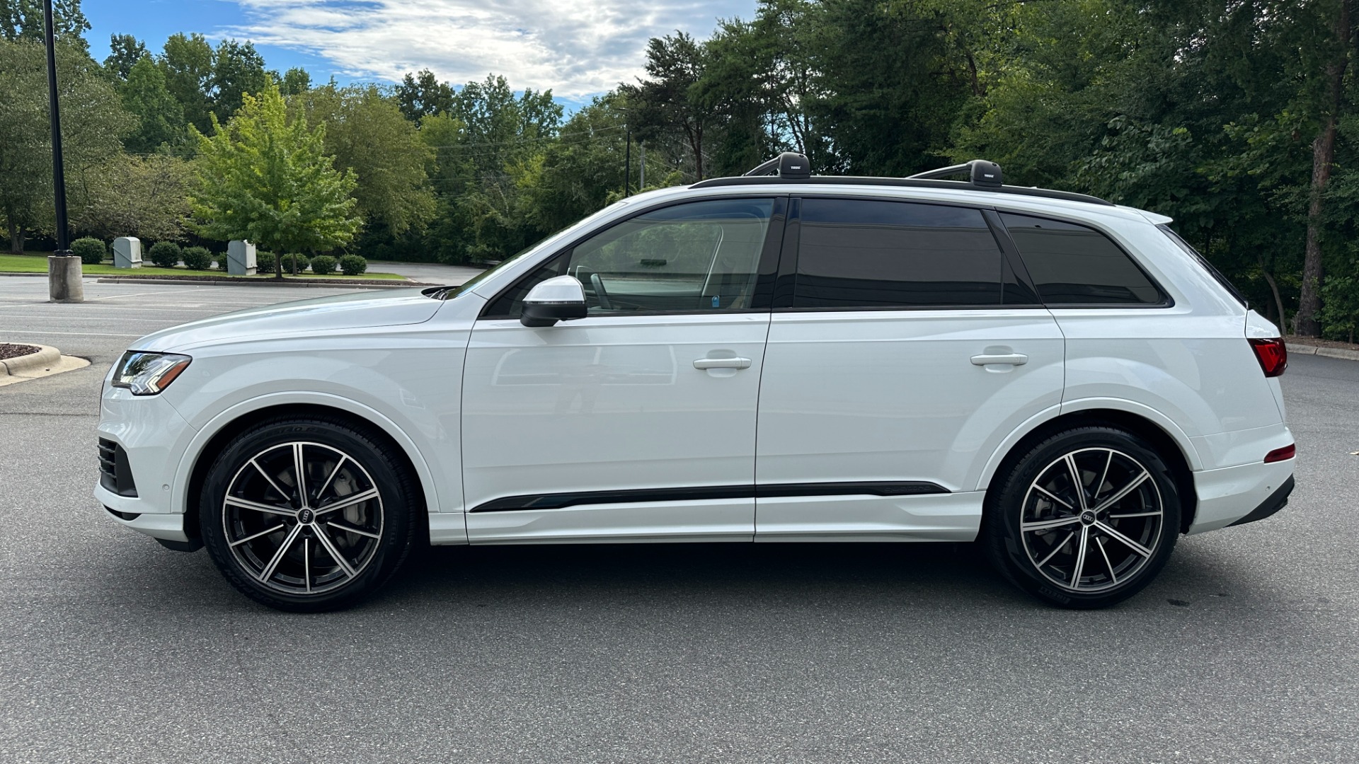Used 2021 Audi Q7 PRESTIGE / BLACK OPTIC / BLACK EMBLEMS / TOWING PACKAGE for sale Sold at Formula Imports in Charlotte NC 28227 6