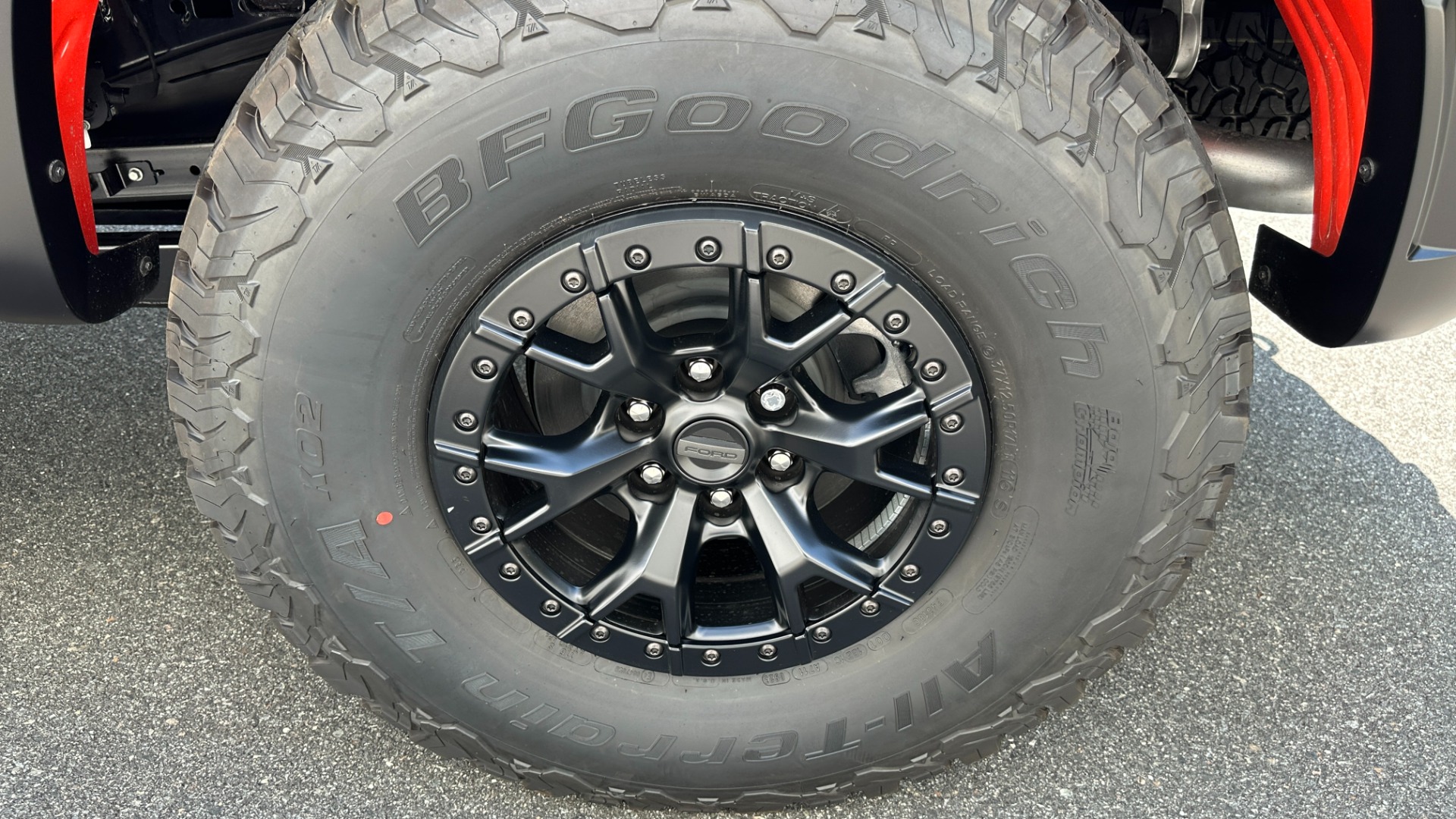 Used 2023 Ford F-150 Raptor R / SUPERCHARGED V8 / RECARO SEATS / PANORAMIC ROOF / 37IN TIRES for sale $135,000 at Formula Imports in Charlotte NC 28227 57