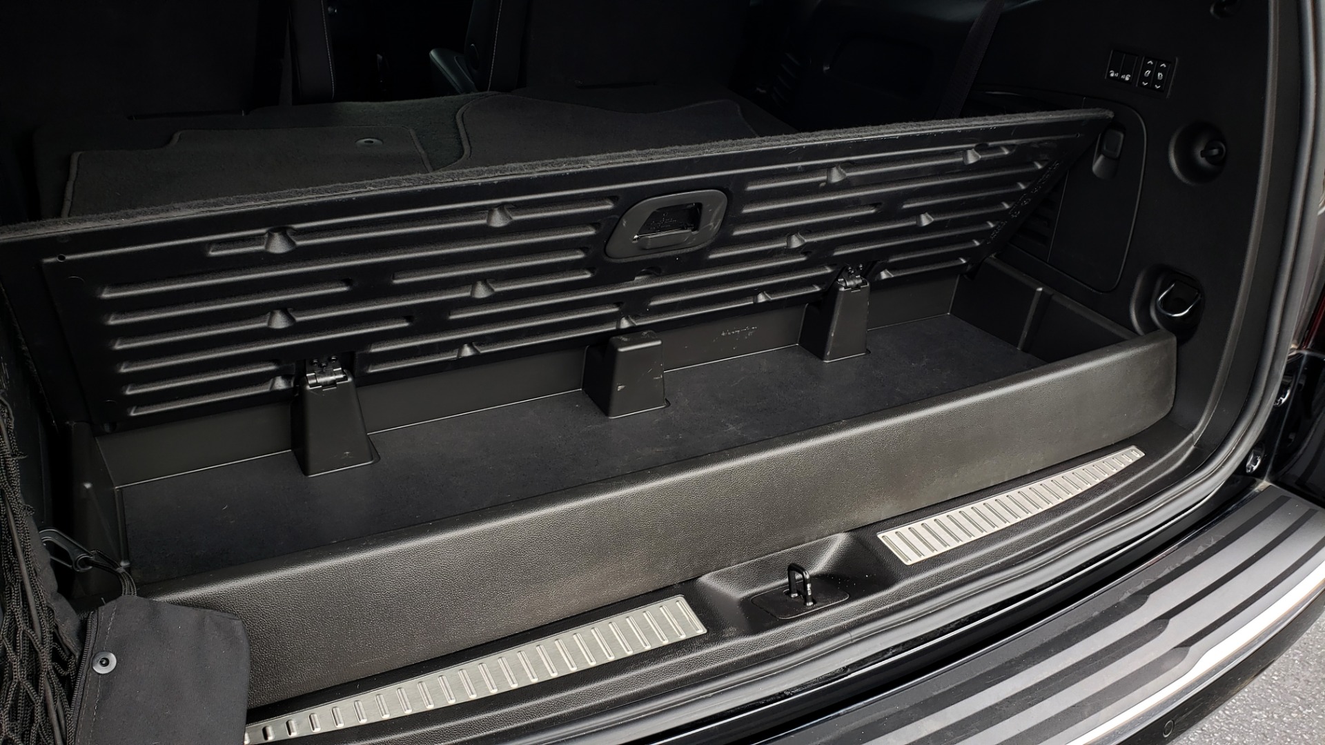 Used 2017 Chevrolet TAHOE PREMIER 4WD / NAV / SNRF / ENTERT / REARVIEW / 3-ROW for sale Sold at Formula Imports in Charlotte NC 28227 18