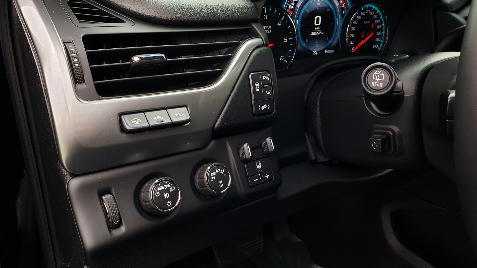 Used 2017 Chevrolet TAHOE PREMIER 4WD / NAV / SNRF / ENTERT / REARVIEW / 3-ROW for sale Sold at Formula Imports in Charlotte NC 28227 38