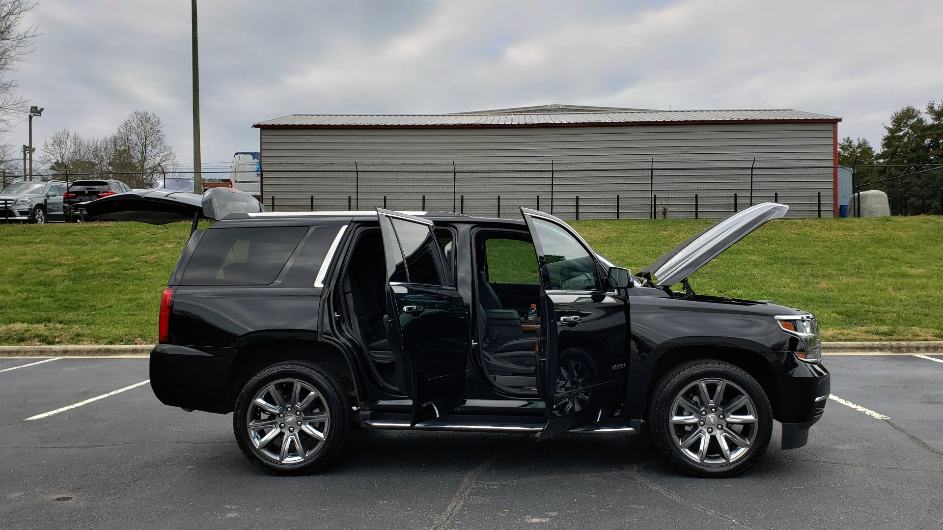 Used 2017 Chevrolet TAHOE PREMIER 4WD / NAV / SNRF / ENTERT / REARVIEW / 3-ROW for sale Sold at Formula Imports in Charlotte NC 28227 9