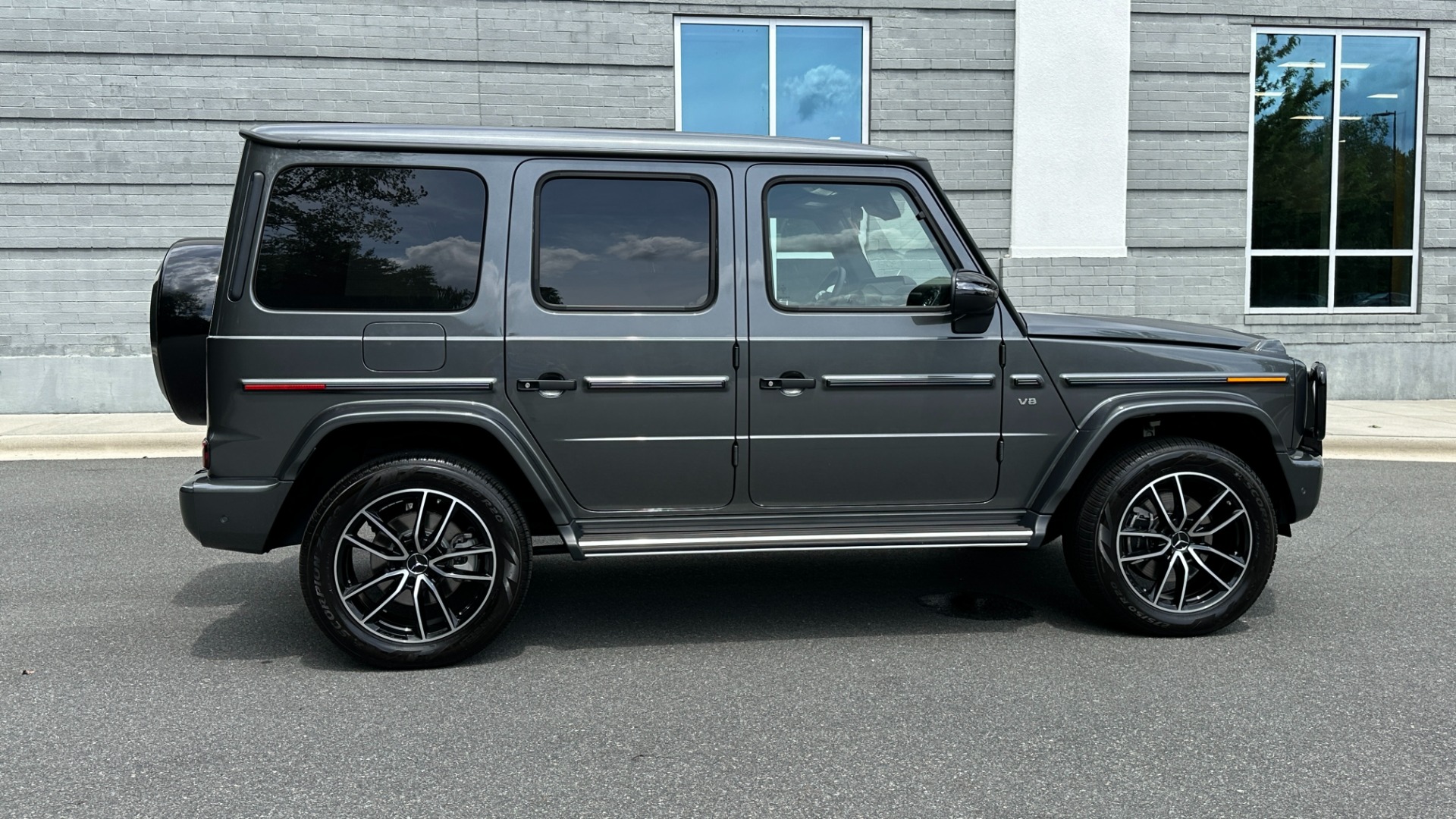 Used 2023 Mercedes-Benz G-Class G 550 / NIGHT PACKAGE / EXCLUSIVE INTERIOR / AMG LINE for sale Sold at Formula Imports in Charlotte NC 28227 3