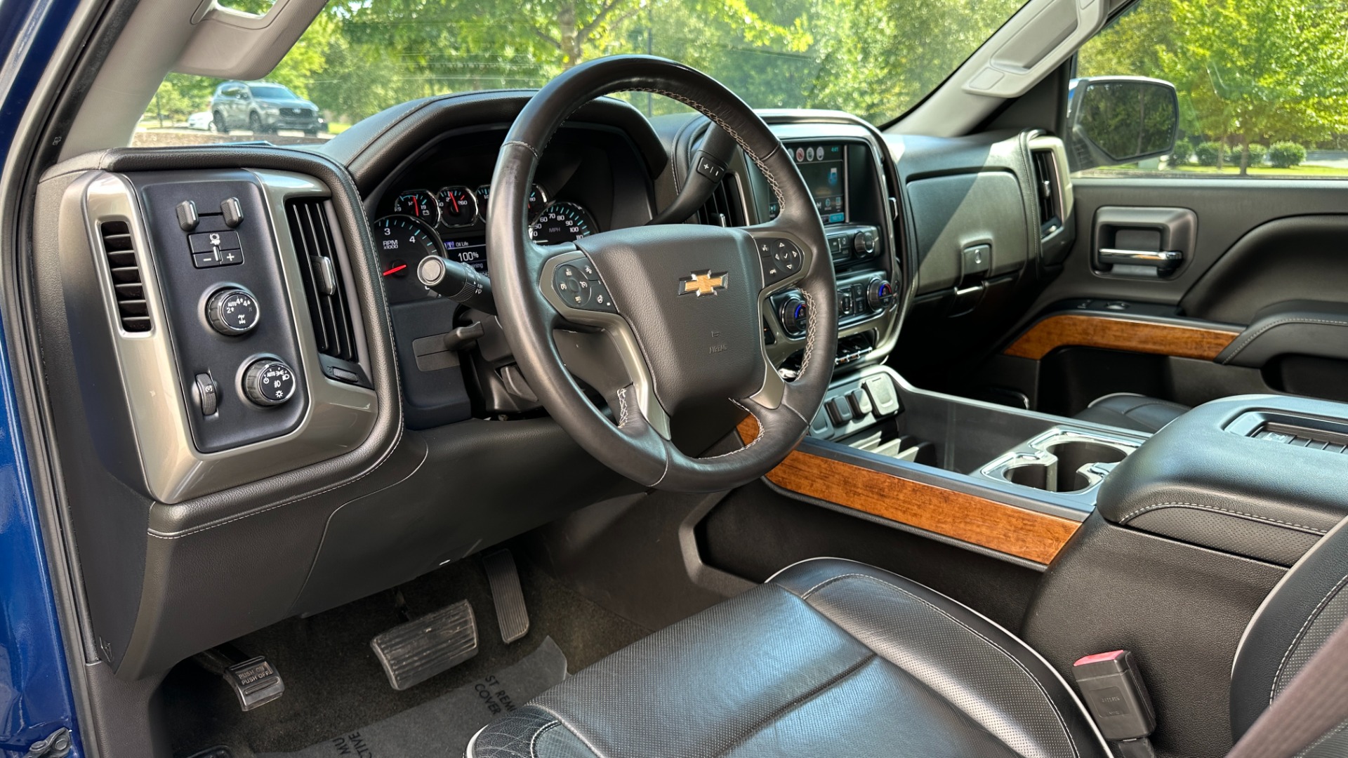 Used 2017 Chevrolet Silverado 1500 High Country 6.2L / 22IN WHEELS / SUNROOF / POWER RUNNING BOARDS for sale Sold at Formula Imports in Charlotte NC 28227 11