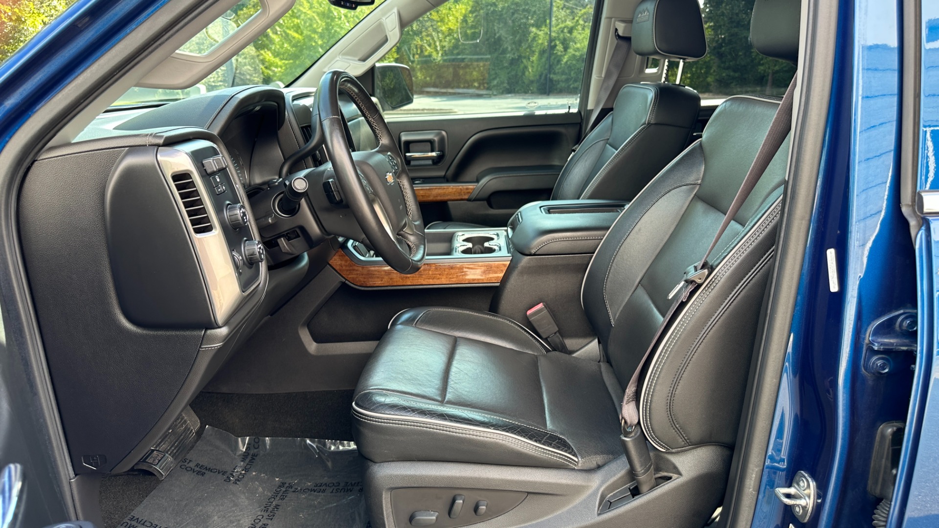 Used 2017 Chevrolet Silverado 1500 High Country 6.2L / 22IN WHEELS / SUNROOF / POWER RUNNING BOARDS for sale Sold at Formula Imports in Charlotte NC 28227 12