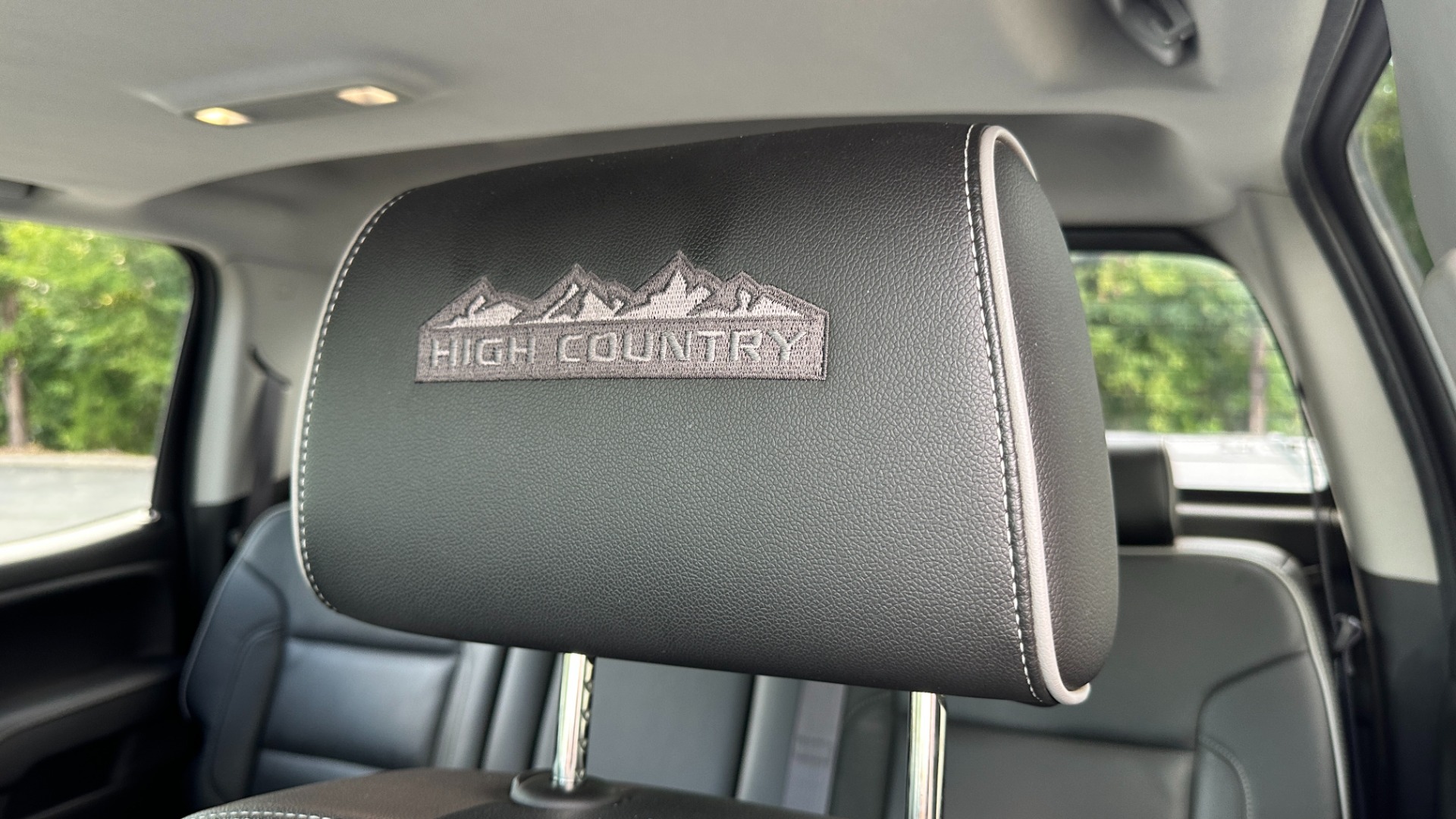 Used 2017 Chevrolet Silverado 1500 High Country 6.2L / 22IN WHEELS / SUNROOF / POWER RUNNING BOARDS for sale Sold at Formula Imports in Charlotte NC 28227 22