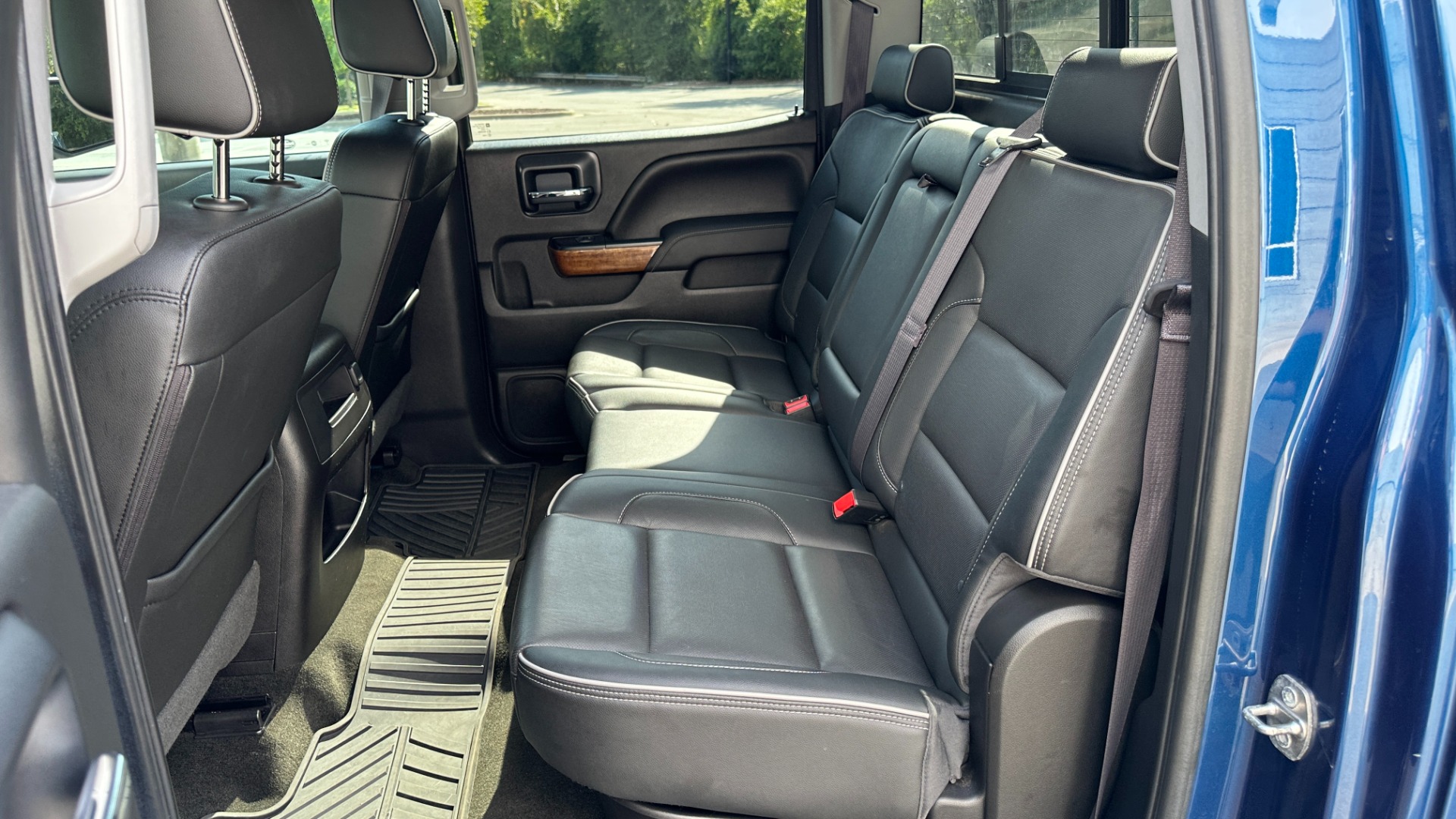 Used 2017 Chevrolet Silverado 1500 High Country 6.2L / 22IN WHEELS / SUNROOF / POWER RUNNING BOARDS for sale Sold at Formula Imports in Charlotte NC 28227 26
