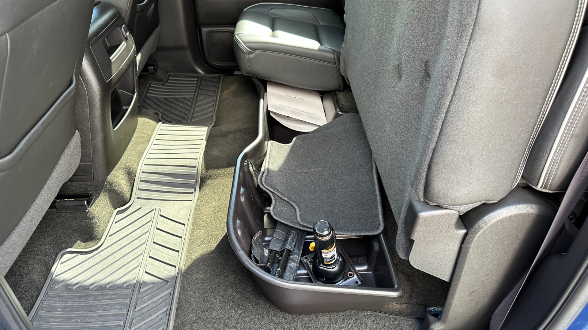 Used 2017 Chevrolet Silverado 1500 High Country 6.2L / 22IN WHEELS / SUNROOF / POWER RUNNING BOARDS for sale Sold at Formula Imports in Charlotte NC 28227 29