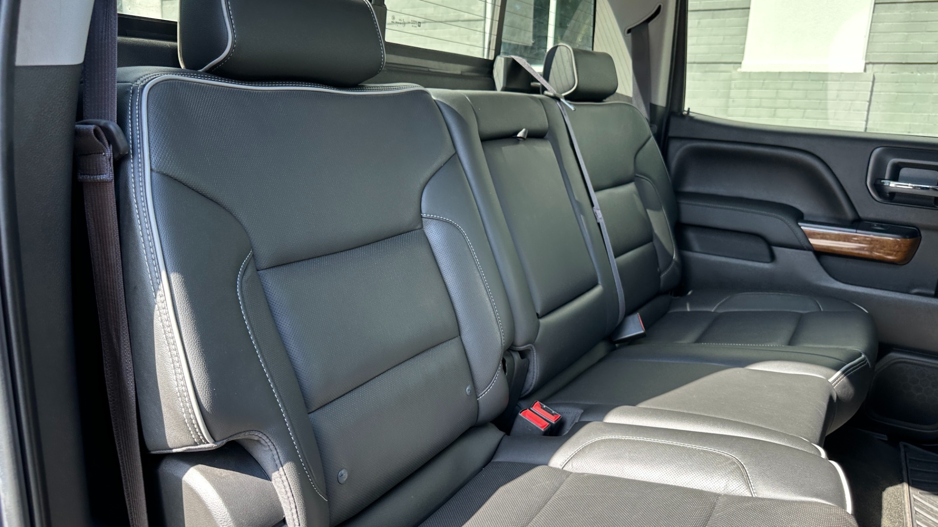 Used 2017 Chevrolet Silverado 1500 High Country 6.2L / 22IN WHEELS / SUNROOF / POWER RUNNING BOARDS for sale Sold at Formula Imports in Charlotte NC 28227 34