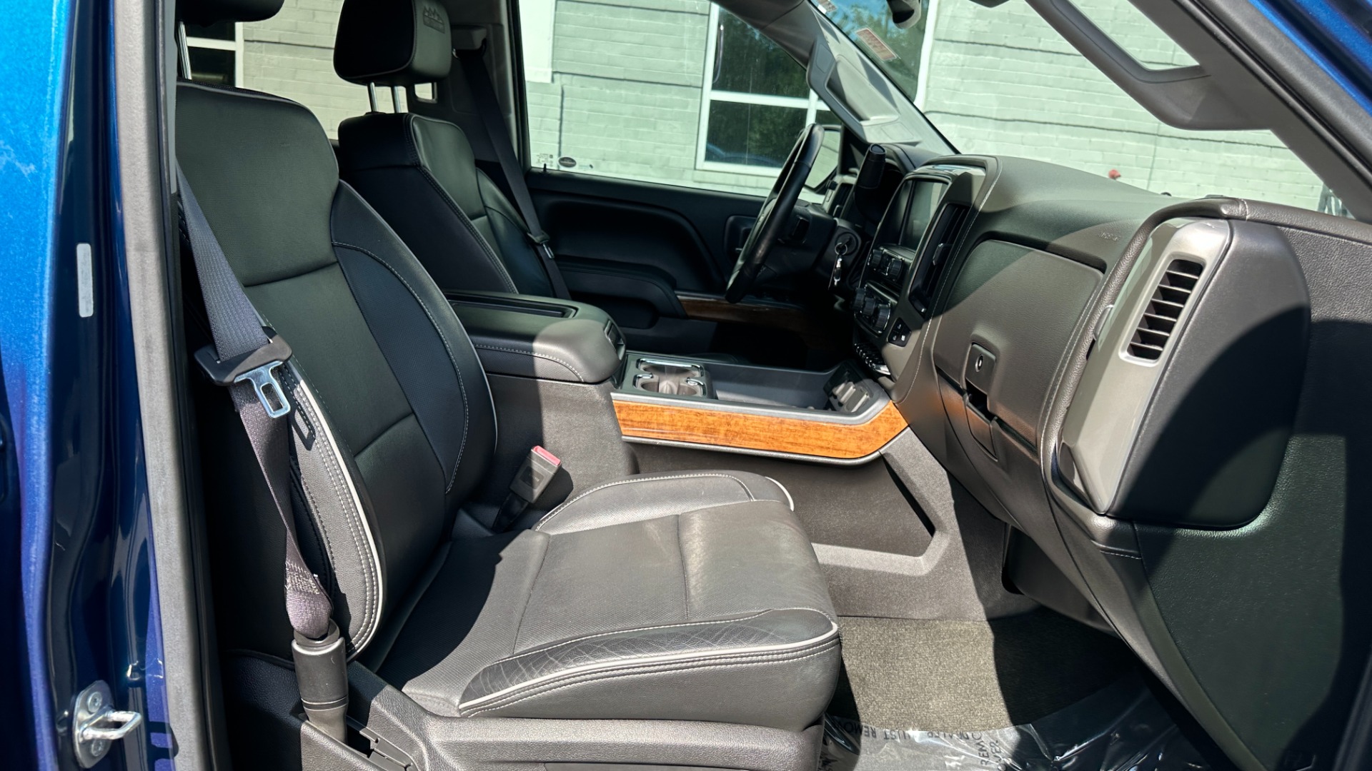 Used 2017 Chevrolet Silverado 1500 High Country 6.2L / 22IN WHEELS / SUNROOF / POWER RUNNING BOARDS for sale Sold at Formula Imports in Charlotte NC 28227 38