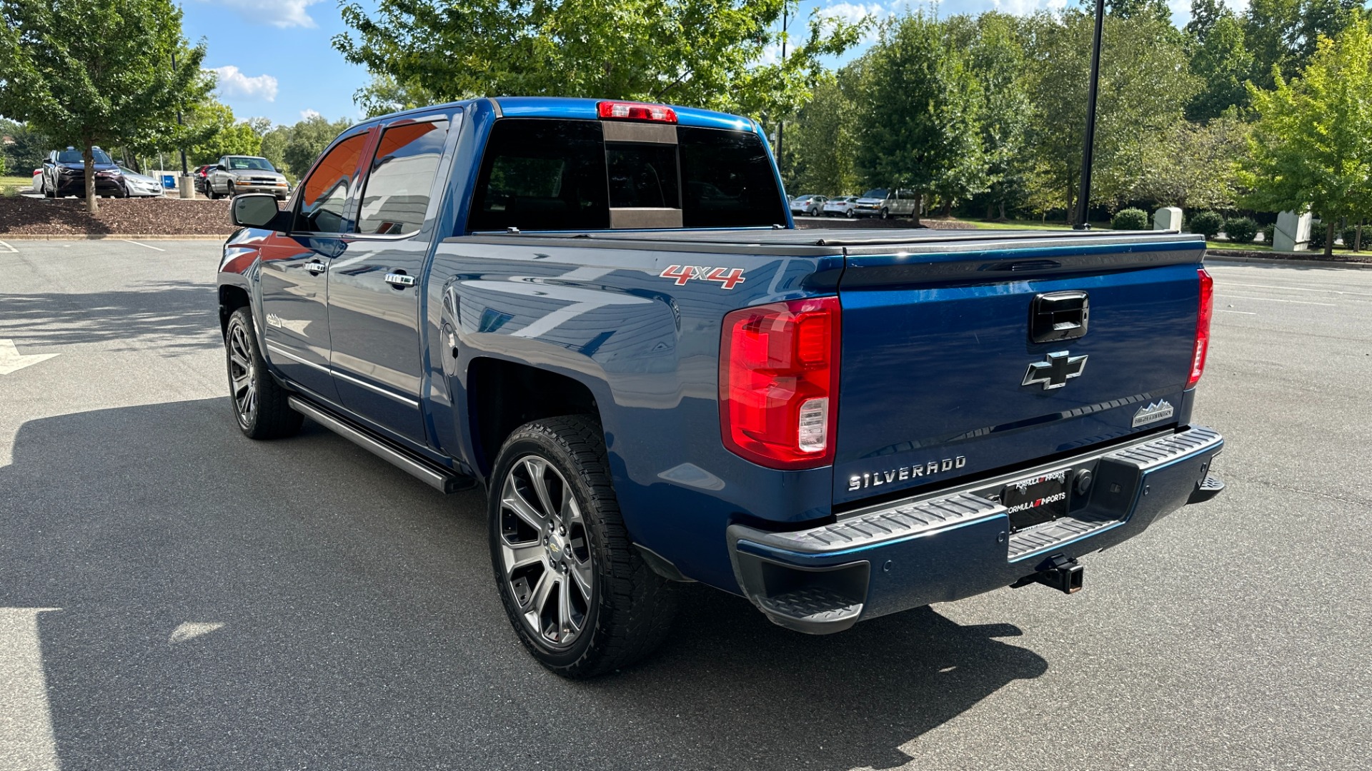 Used 2017 Chevrolet Silverado 1500 High Country 6.2L / 22IN WHEELS / SUNROOF / POWER RUNNING BOARDS for sale Sold at Formula Imports in Charlotte NC 28227 4