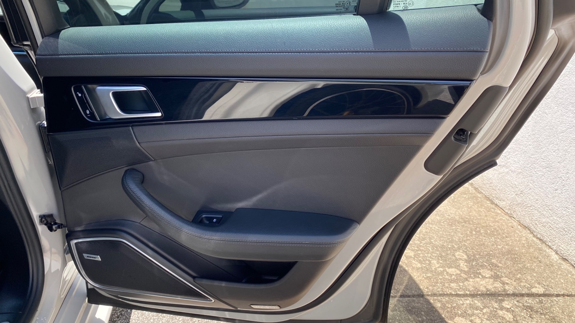 Used 2018 Porsche Panamera 4S for sale $61,995 at Formula Imports in Charlotte NC 28227 33